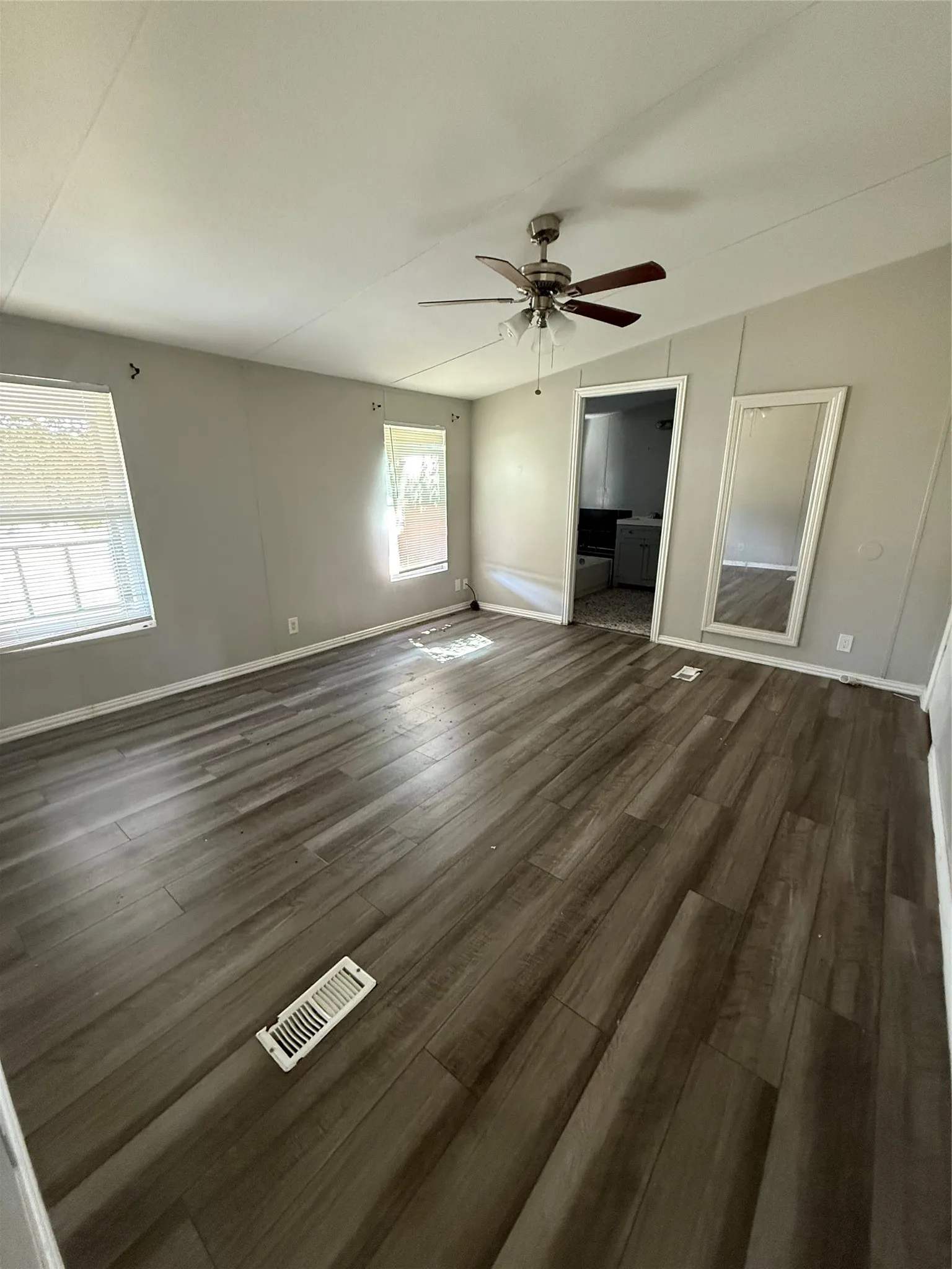 Mobile Home For Rent in Collin County , 1484 County Road 490, Princeton, Texas 75407, 4 Bedroom, 2 Bathroom, Garage spaces, 1,568 Sqft, built in 2000, mls#21338522, Real Estate Agent in Princeton, Homes For Rent in Collin county, Homes For Rent in Princeton, Realtor in Princeton Texas, Real Estate Brokerage Independent Realty Texas, Luminita Cordes Realtor