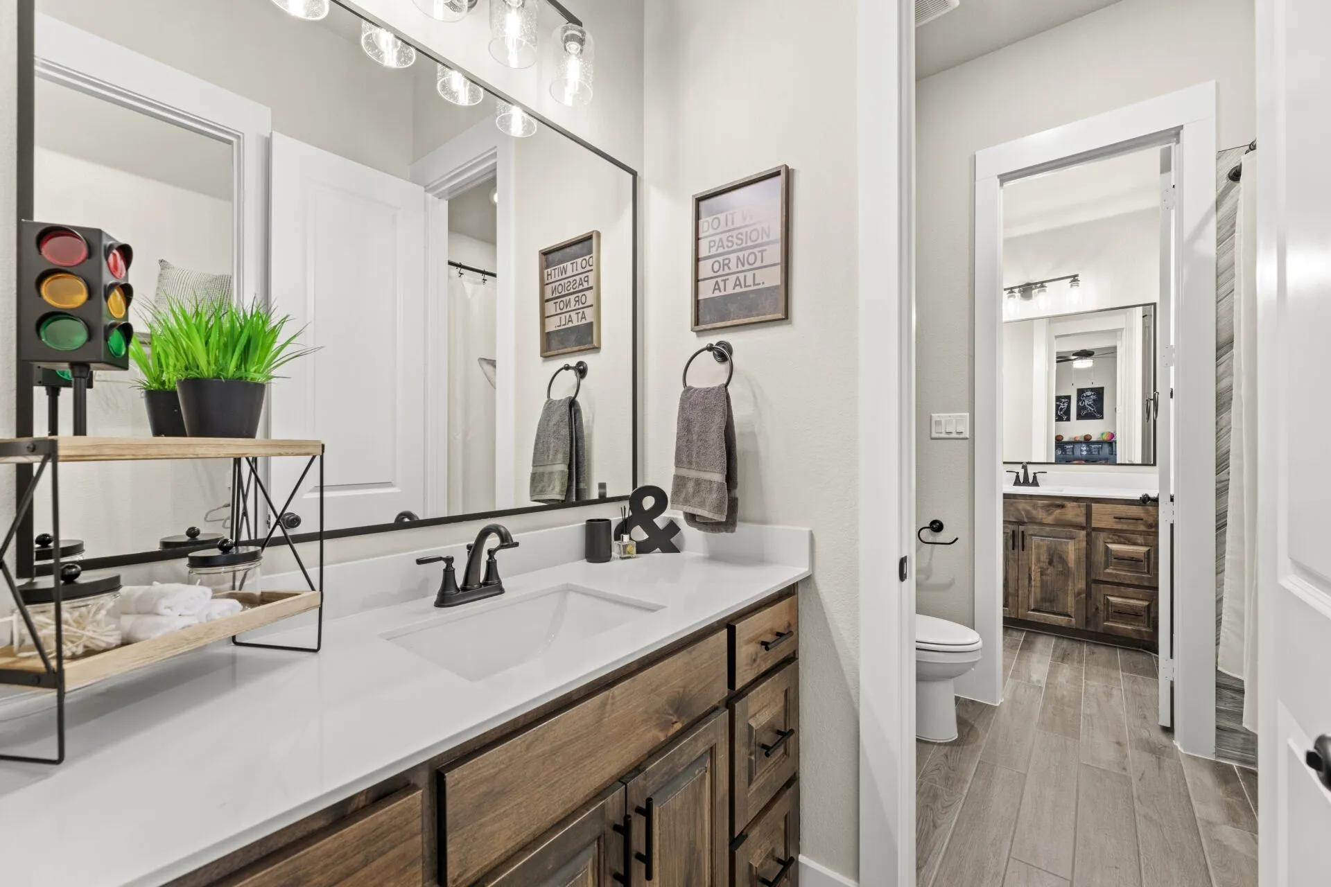 10.-9316-Bluestem-2ND-Bath-3-scaled-3.jpg