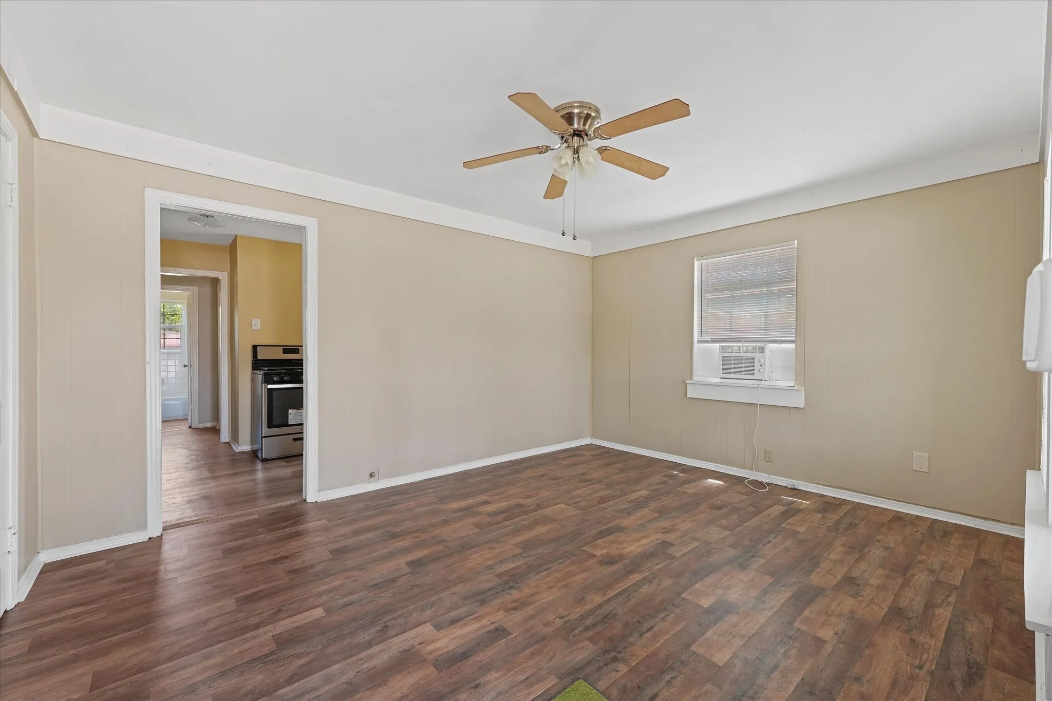 Single Family Residence For Sale in Dallas County , 1808 Prairie View Drive, Dallas, Texas 75235, 3 Bedroom, 2 Bathroom, Garage spaces, 1,162 Sqft, built in 1952, mls#21338537, Real Estate Agent in Dallas, Homes For Sale in Dallas county, Homes For Sale in Dallas, Realtor in Dallas Texas, Real Estate Brokerage Independent Realty Texas, Luminita Cordes Realtor