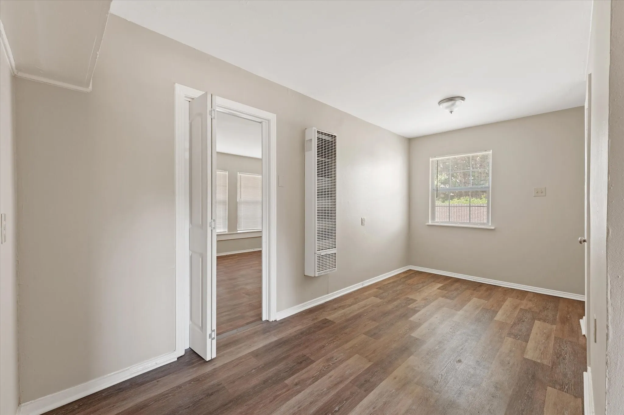 Single Family Residence For Sale in Dallas County , 1808 Prairie View Drive, Dallas, Texas 75235, 3 Bedroom, 2 Bathroom, Garage spaces, 1,162 Sqft, built in 1952, mls#21338537, Real Estate Agent in Dallas, Homes For Sale in Dallas county, Homes For Sale in Dallas, Realtor in Dallas Texas, Real Estate Brokerage Independent Realty Texas, Luminita Cordes Realtor