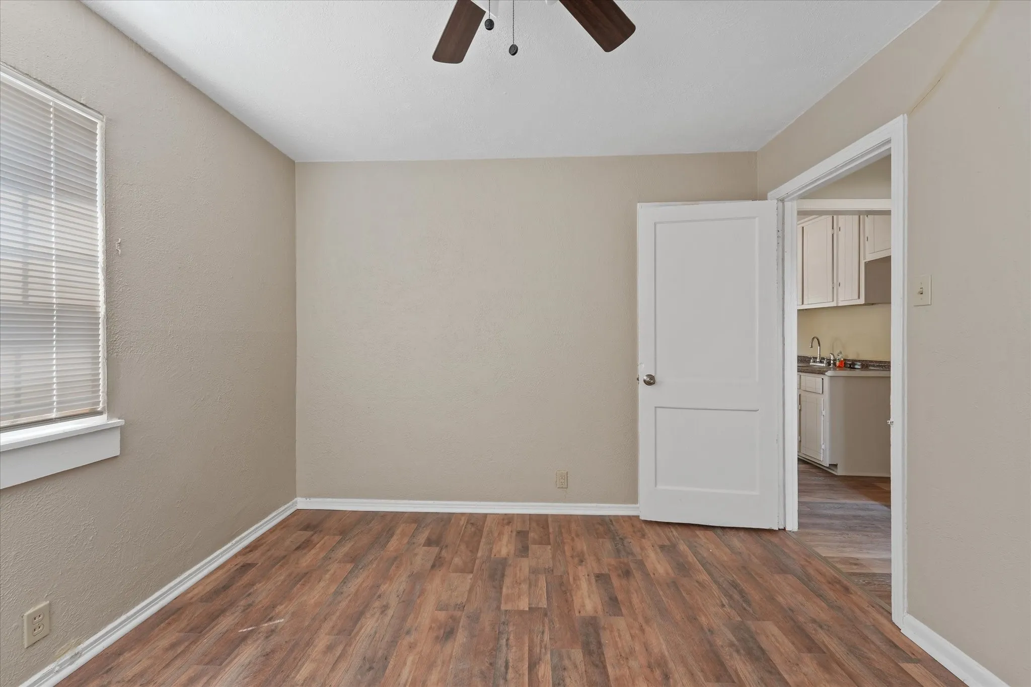 Single Family Residence For Sale in Dallas County , 1808 Prairie View Drive, Dallas, Texas 75235, 3 Bedroom, 2 Bathroom, Garage spaces, 1,162 Sqft, built in 1952, mls#21338537, Real Estate Agent in Dallas, Homes For Sale in Dallas county, Homes For Sale in Dallas, Realtor in Dallas Texas, Real Estate Brokerage Independent Realty Texas, Luminita Cordes Realtor