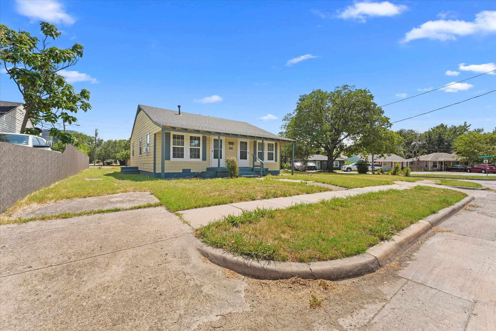 Single Family Residence For Sale in Dallas County , 1808 Prairie View Drive, Dallas, Texas 75235, 3 Bedroom, 2 Bathroom, Garage spaces, 1,162 Sqft, built in 1952, mls#21338537, Real Estate Agent in Dallas, Homes For Sale in Dallas county, Homes For Sale in Dallas, Realtor in Dallas Texas, Real Estate Brokerage Independent Realty Texas, Luminita Cordes Realtor
