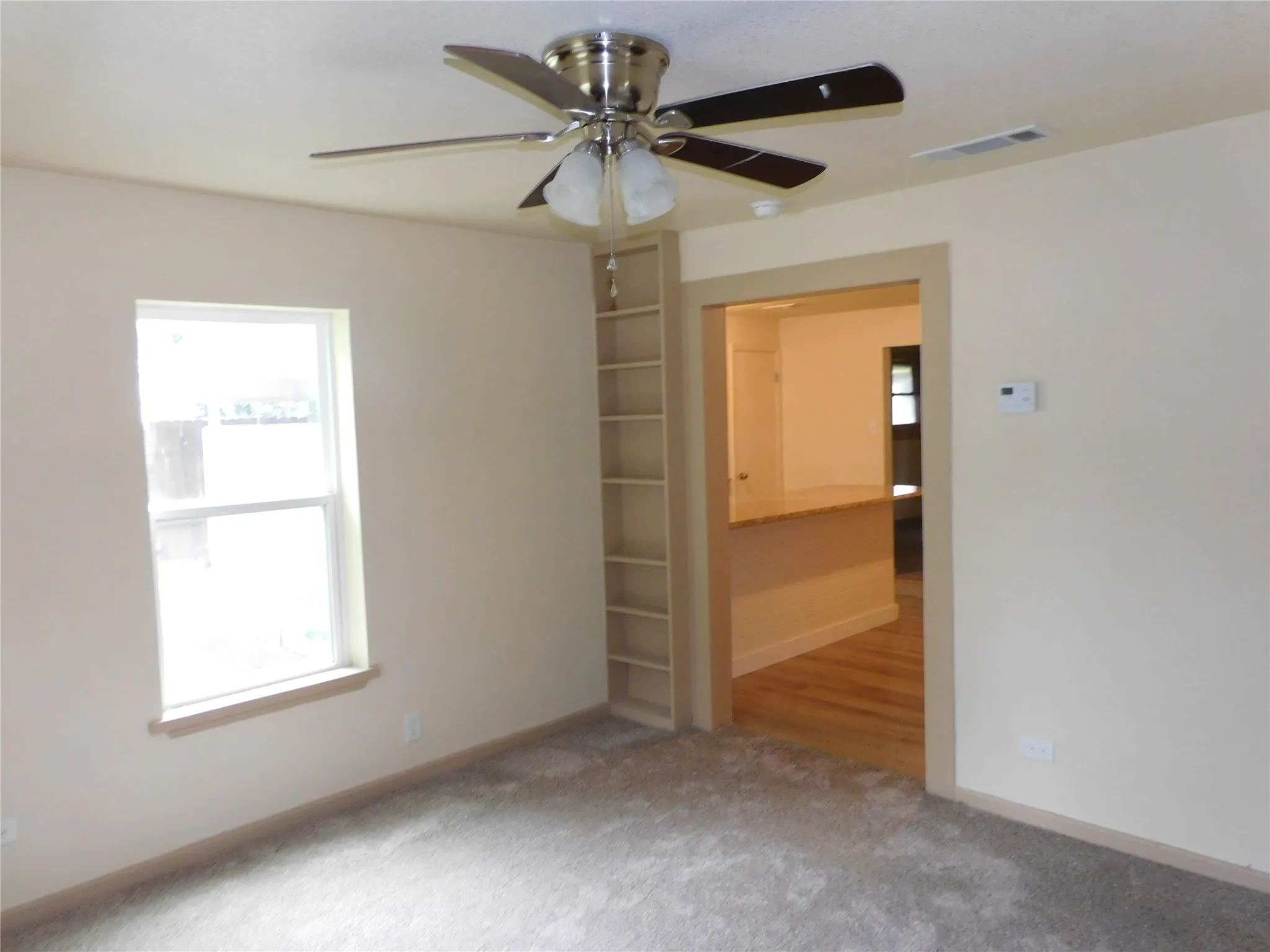 Single Family Residence For Sale in Hill County , 407 NE 4th Street, Hubbard, Texas 76648, 3 Bedroom, 1 Bathroom, Garage spaces, 1,256 Sqft, built in 1945, mls#21338435, Real Estate Agent in Hubbard, Homes For Sale in Hill county, Homes For Sale in Hubbard, Realtor in Hubbard Texas, Real Estate Brokerage Independent Realty Texas, Luminita Cordes Realtor