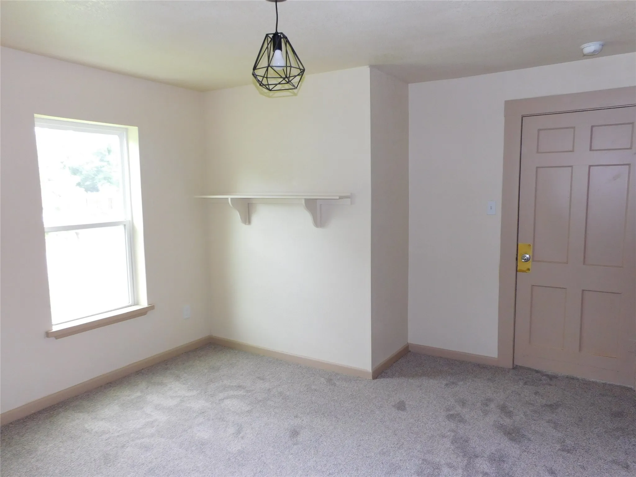 middle bedroom