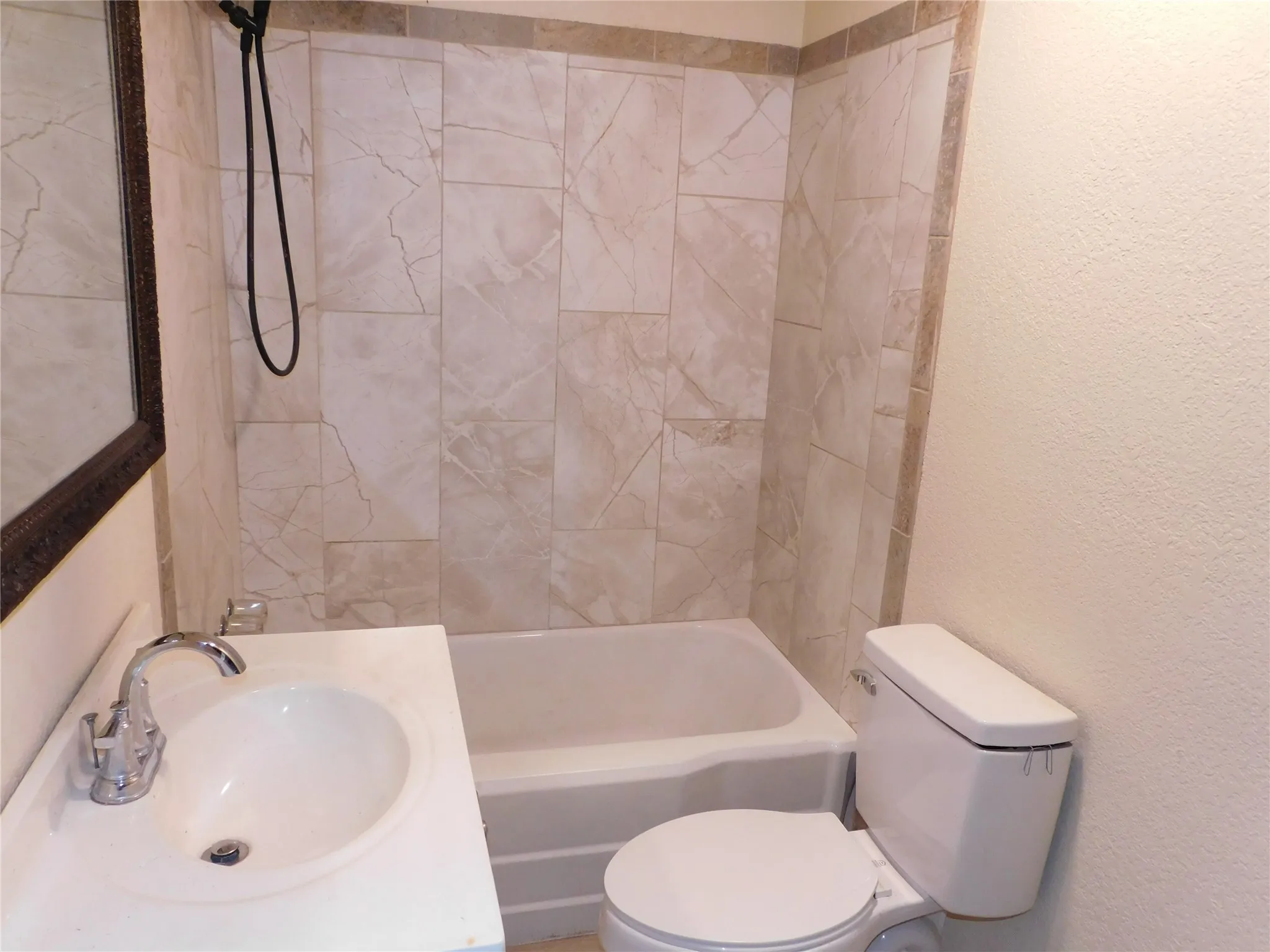 Single Family Residence For Sale in Hill County , 407 NE 4th Street, Hubbard, Texas 76648, 3 Bedroom, 1 Bathroom, Garage spaces, 1,256 Sqft, built in 1945, mls#21338435, Real Estate Agent in Hubbard, Homes For Sale in Hill county, Homes For Sale in Hubbard, Realtor in Hubbard Texas, Real Estate Brokerage Independent Realty Texas, Luminita Cordes Realtor