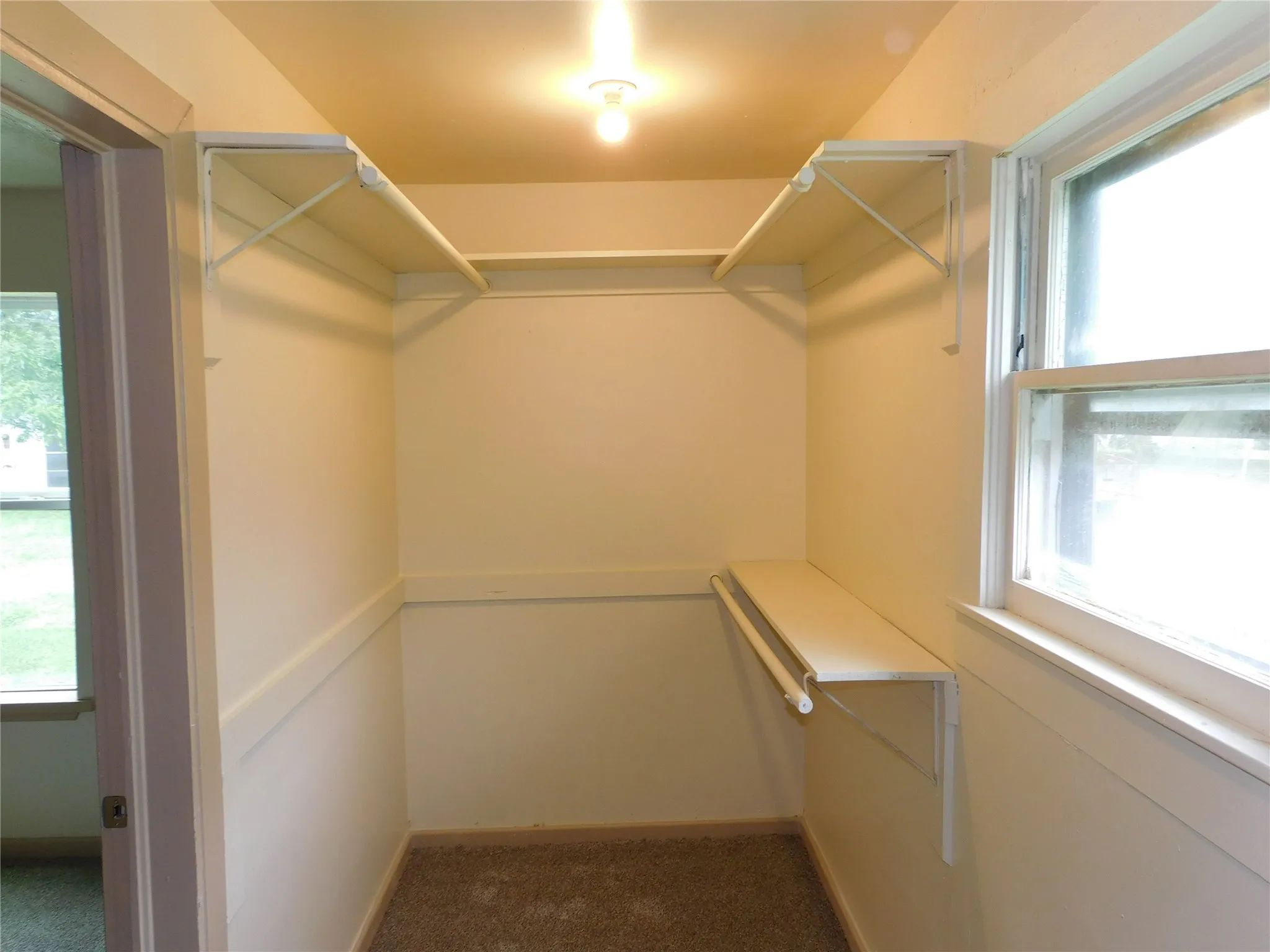 Single Family Residence For Sale in Hill County , 407 NE 4th Street, Hubbard, Texas 76648, 3 Bedroom, 1 Bathroom, Garage spaces, 1,256 Sqft, built in 1945, mls#21338435, Real Estate Agent in Hubbard, Homes For Sale in Hill county, Homes For Sale in Hubbard, Realtor in Hubbard Texas, Real Estate Brokerage Independent Realty Texas, Luminita Cordes Realtor