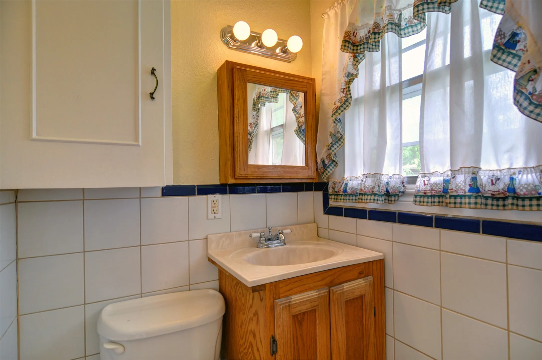 Single Family Residence For Rent in Tarrant County , 1110 Wade Hampton Street, Benbrook, Texas 76126, 3 Bedroom, 2 Bathroom, 2 Garage spaces, 1,570 Sqft, built in 1955, mls#21338554, Real Estate Agent in Benbrook, Homes For Rent in Tarrant county, Homes For Rent in Benbrook, Realtor in Benbrook Texas, Real Estate Brokerage Independent Realty Texas, Luminita Cordes Realtor