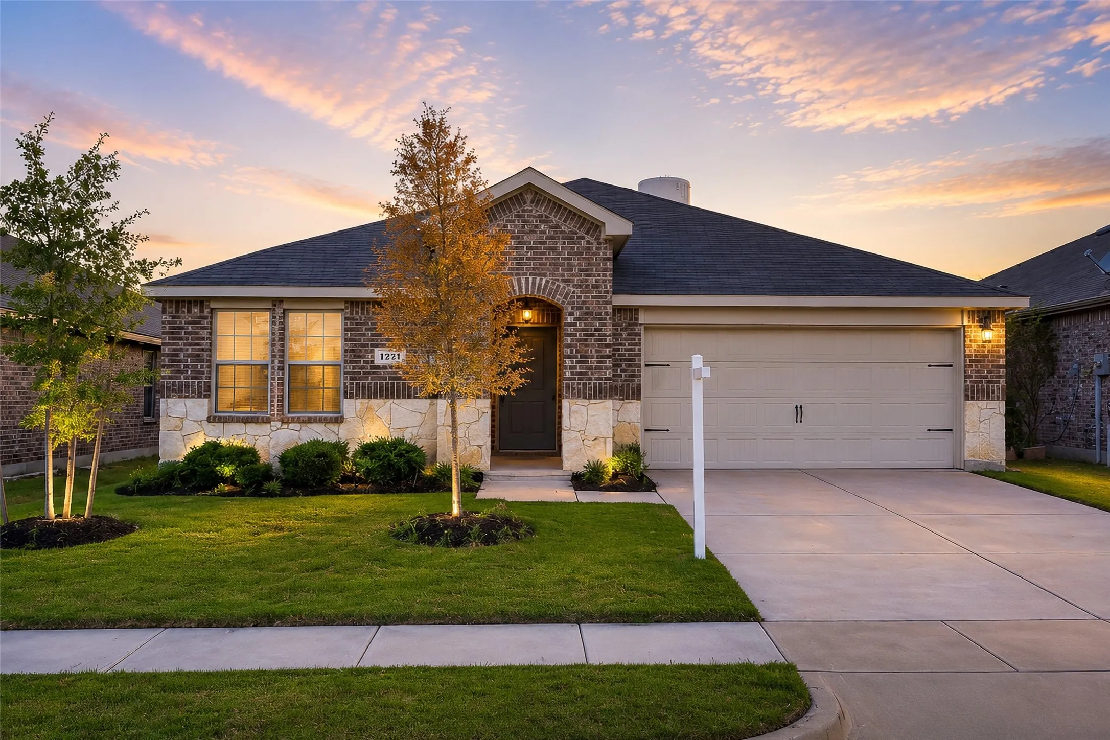 Single Family Residence For Sale in Kaufman County , 1221 Trevino Road, Forney, Texas 75126, 4 Bedroom, 3 Bathroom, 2 Garage spaces, 2,120 Sqft, built in 2021, mls#21338560, Real Estate Agent in Forney, Homes For Sale in Kaufman county, Homes For Sale in Forney, Realtor in Forney Texas, Real Estate Brokerage Independent Realty Texas, Luminita Cordes Realtor