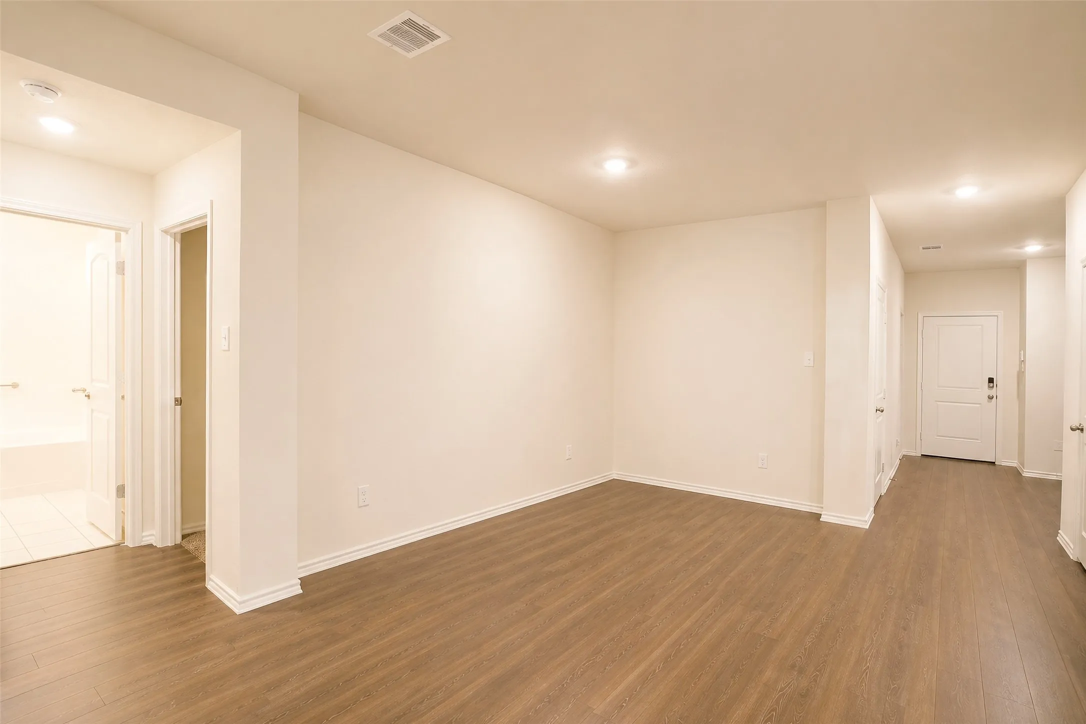 Single Family Residence For Sale in Kaufman County , 1221 Trevino Road, Forney, Texas 75126, 4 Bedroom, 3 Bathroom, 2 Garage spaces, 2,120 Sqft, built in 2021, mls#21338560, Real Estate Agent in Forney, Homes For Sale in Kaufman county, Homes For Sale in Forney, Realtor in Forney Texas, Real Estate Brokerage Independent Realty Texas, Luminita Cordes Realtor