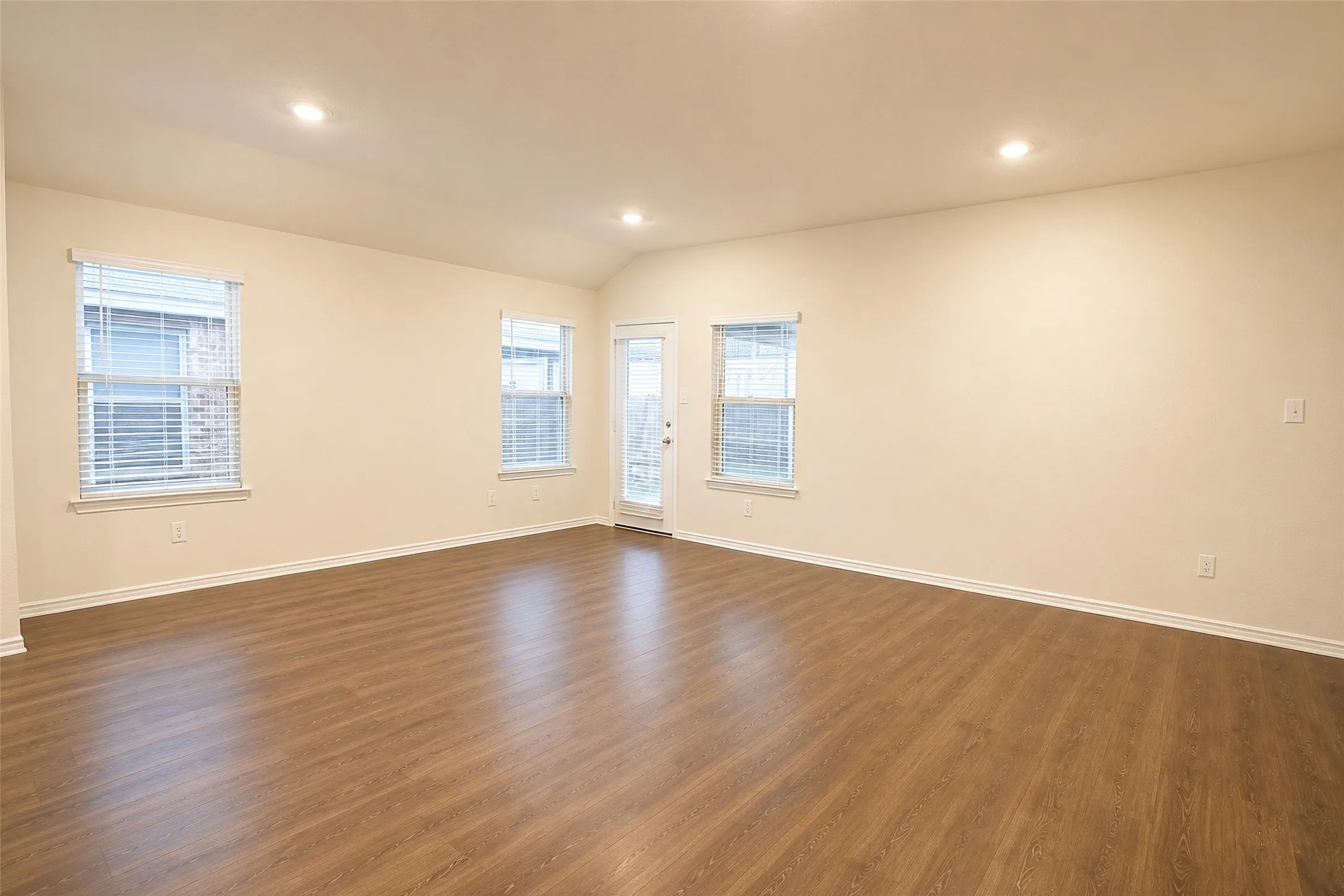 Single Family Residence For Sale in Kaufman County , 1221 Trevino Road, Forney, Texas 75126, 4 Bedroom, 3 Bathroom, 2 Garage spaces, 2,120 Sqft, built in 2021, mls#21338560, Real Estate Agent in Forney, Homes For Sale in Kaufman county, Homes For Sale in Forney, Realtor in Forney Texas, Real Estate Brokerage Independent Realty Texas, Luminita Cordes Realtor