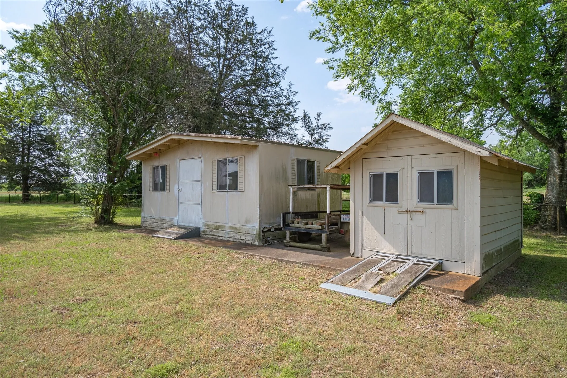 Single Family Residence For Rent in Van Zandt County , 14773 Fm 1255, Canton, Texas 75103, 3 Bedroom, 2 Bathroom, Garage spaces, 1,727 Sqft, built in 1969, mls#21337514, Real Estate Agent in Canton, Homes For Rent in Van Zandt county, Homes For Rent in Canton, Realtor in Canton Texas, Real Estate Brokerage Independent Realty Texas, Luminita Cordes Realtor