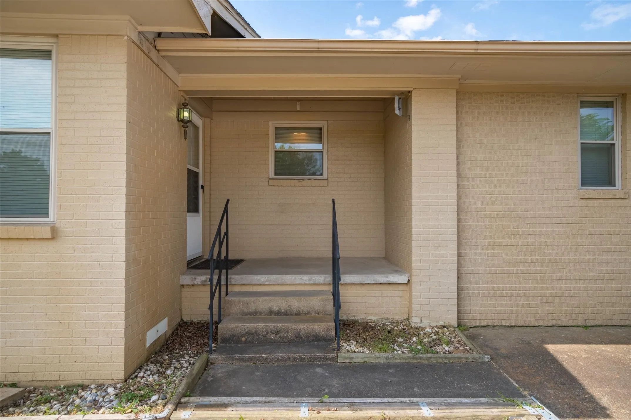 Single Family Residence For Rent in Van Zandt County , 14773 Fm 1255, Canton, Texas 75103, 3 Bedroom, 2 Bathroom, Garage spaces, 1,727 Sqft, built in 1969, mls#21337514, Real Estate Agent in Canton, Homes For Rent in Van Zandt county, Homes For Rent in Canton, Realtor in Canton Texas, Real Estate Brokerage Independent Realty Texas, Luminita Cordes Realtor