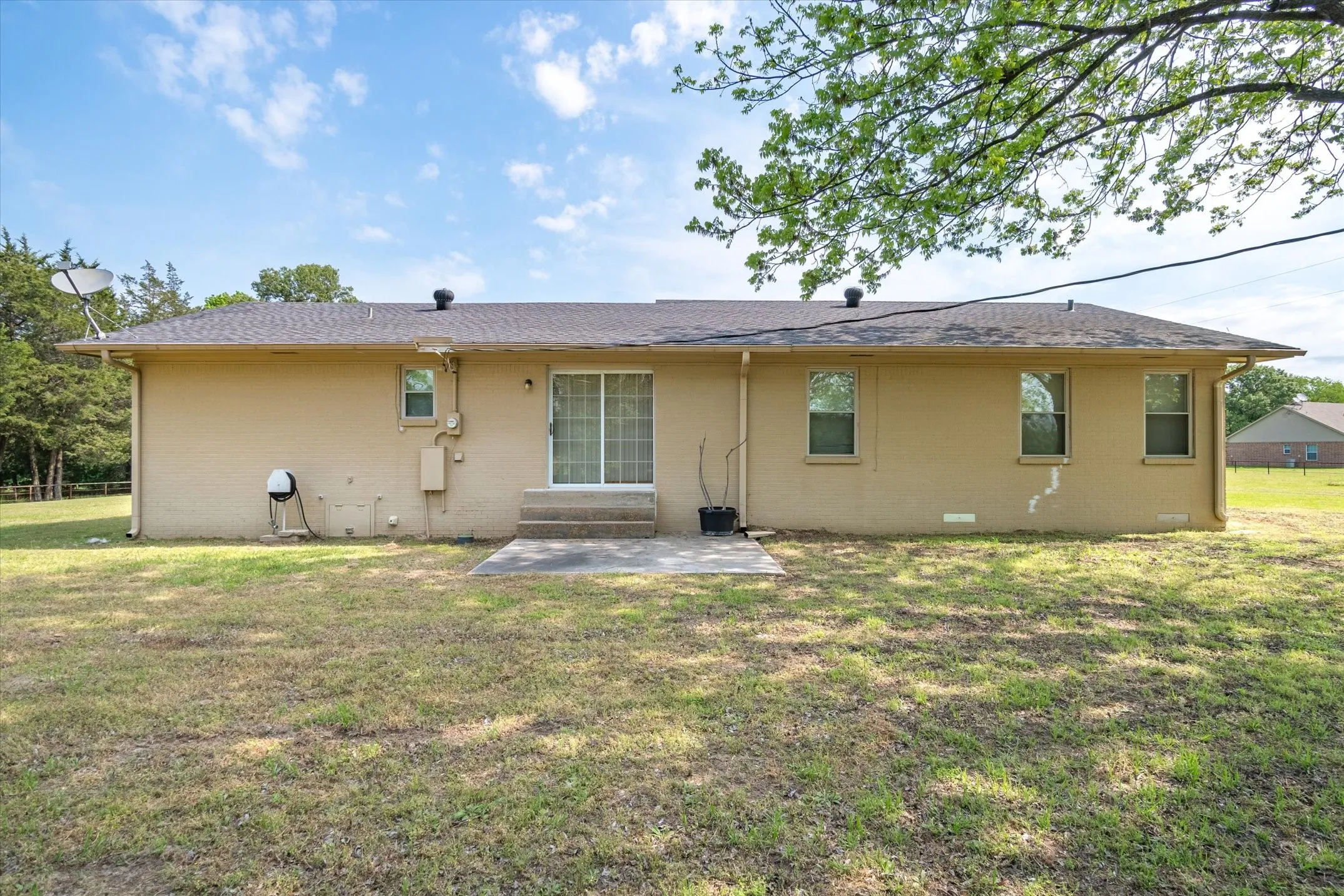 Single Family Residence For Rent in Van Zandt County , 14773 Fm 1255, Canton, Texas 75103, 3 Bedroom, 2 Bathroom, Garage spaces, 1,727 Sqft, built in 1969, mls#21337514, Real Estate Agent in Canton, Homes For Rent in Van Zandt county, Homes For Rent in Canton, Realtor in Canton Texas, Real Estate Brokerage Independent Realty Texas, Luminita Cordes Realtor