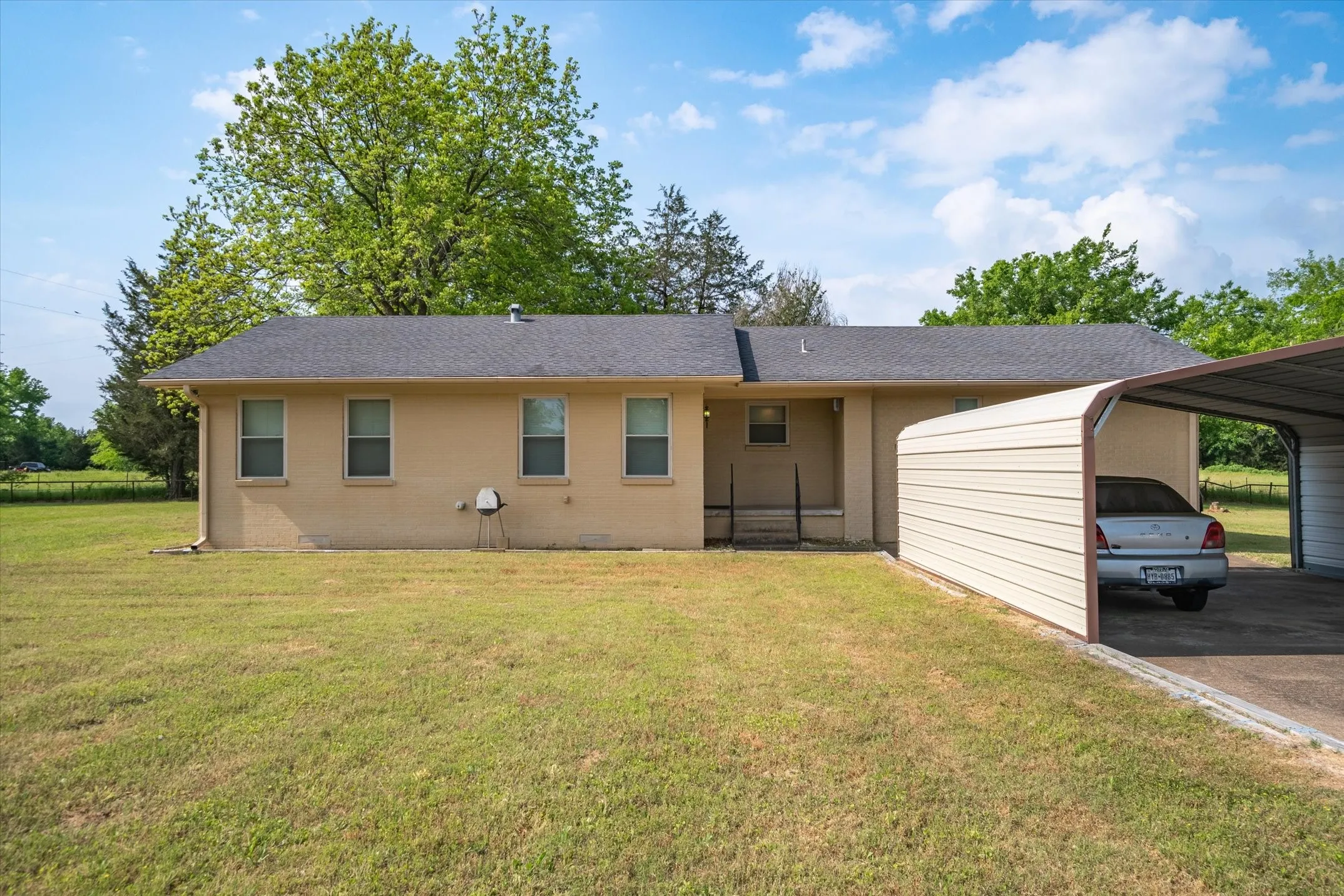 Single Family Residence For Rent in Van Zandt County , 14773 Fm 1255, Canton, Texas 75103, 3 Bedroom, 2 Bathroom, Garage spaces, 1,727 Sqft, built in 1969, mls#21337514, Real Estate Agent in Canton, Homes For Rent in Van Zandt county, Homes For Rent in Canton, Realtor in Canton Texas, Real Estate Brokerage Independent Realty Texas, Luminita Cordes Realtor