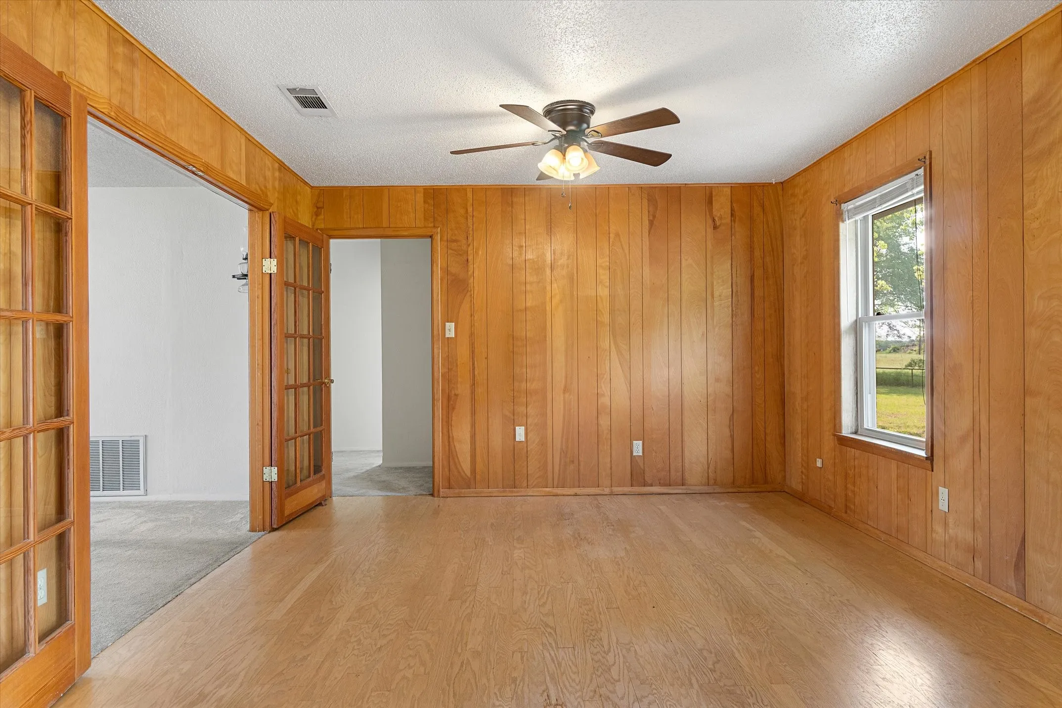 Single Family Residence For Rent in Van Zandt County , 14773 Fm 1255, Canton, Texas 75103, 3 Bedroom, 2 Bathroom, Garage spaces, 1,727 Sqft, built in 1969, mls#21337514, Real Estate Agent in Canton, Homes For Rent in Van Zandt county, Homes For Rent in Canton, Realtor in Canton Texas, Real Estate Brokerage Independent Realty Texas, Luminita Cordes Realtor