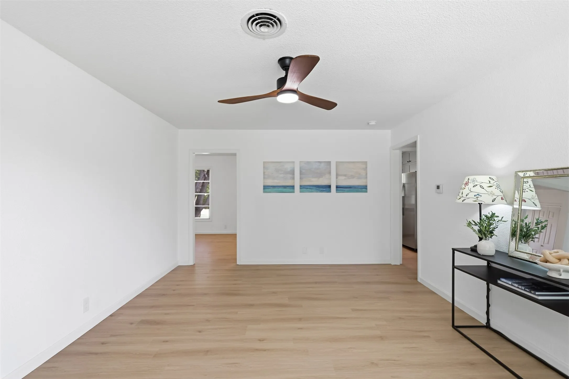 Single Family Residence For Sale in Tarrant County , 5421 Palmer Drive, Haltom City, Texas 76117, 4 Bedroom, 2 Bathroom, Garage spaces, 1,606 Sqft, built in 1956, mls#21336231, Real Estate Agent in Haltom City, Homes For Sale in Tarrant county, Homes For Sale in Haltom City, Realtor in Haltom City Texas, Real Estate Brokerage Independent Realty Texas, Luminita Cordes Realtor