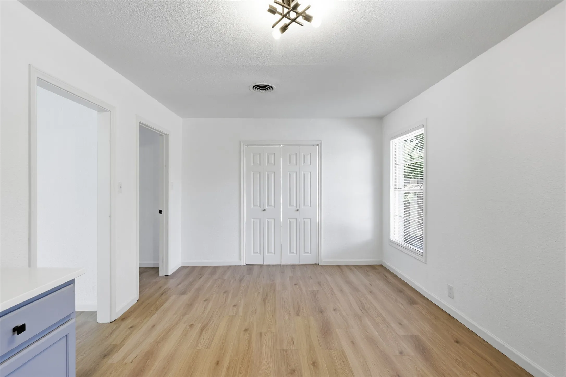 Single Family Residence For Sale in Tarrant County , 5421 Palmer Drive, Haltom City, Texas 76117, 4 Bedroom, 2 Bathroom, Garage spaces, 1,606 Sqft, built in 1956, mls#21336231, Real Estate Agent in Haltom City, Homes For Sale in Tarrant county, Homes For Sale in Haltom City, Realtor in Haltom City Texas, Real Estate Brokerage Independent Realty Texas, Luminita Cordes Realtor