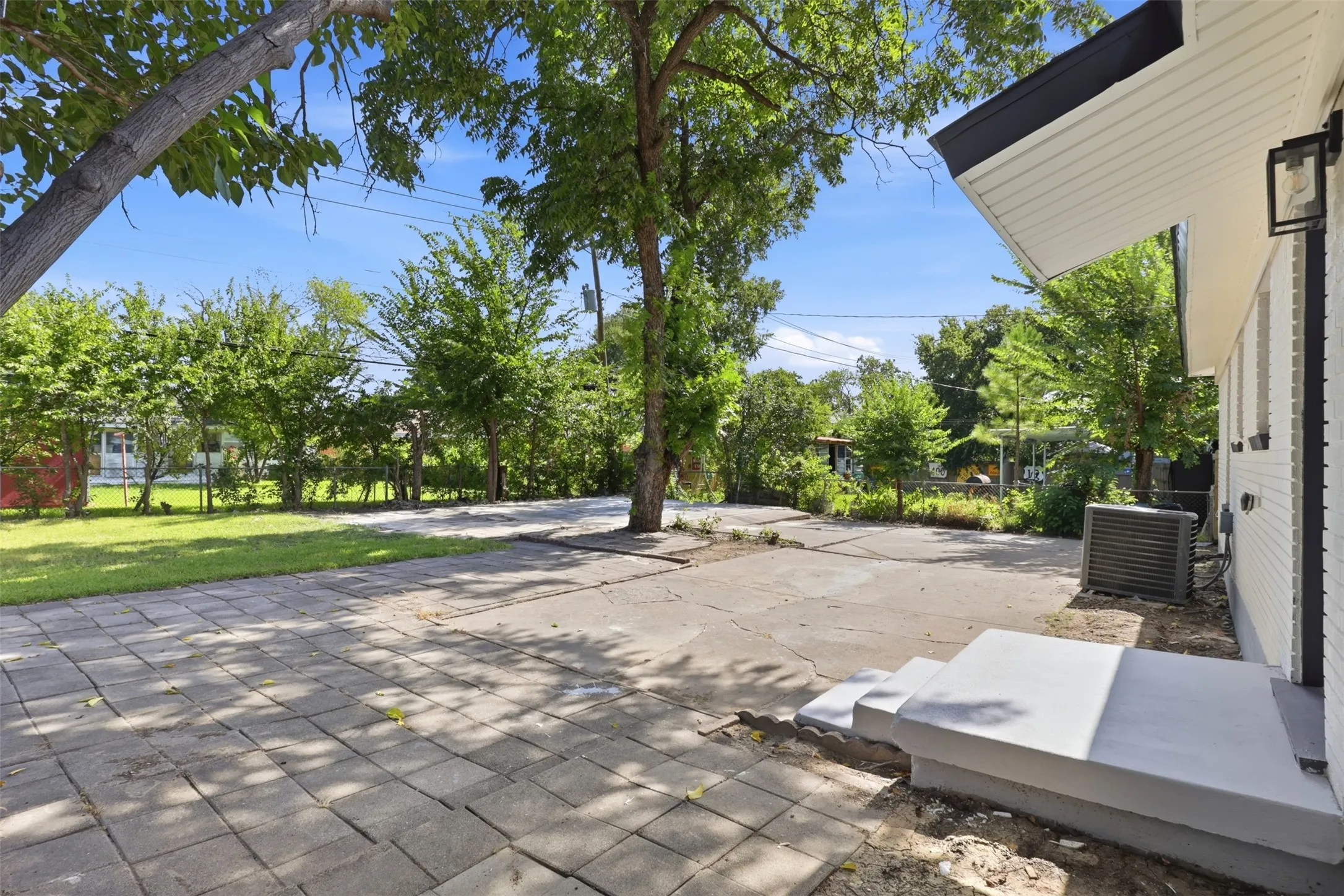 Single Family Residence For Sale in Tarrant County , 5421 Palmer Drive, Haltom City, Texas 76117, 4 Bedroom, 2 Bathroom, Garage spaces, 1,606 Sqft, built in 1956, mls#21336231, Real Estate Agent in Haltom City, Homes For Sale in Tarrant county, Homes For Sale in Haltom City, Realtor in Haltom City Texas, Real Estate Brokerage Independent Realty Texas, Luminita Cordes Realtor