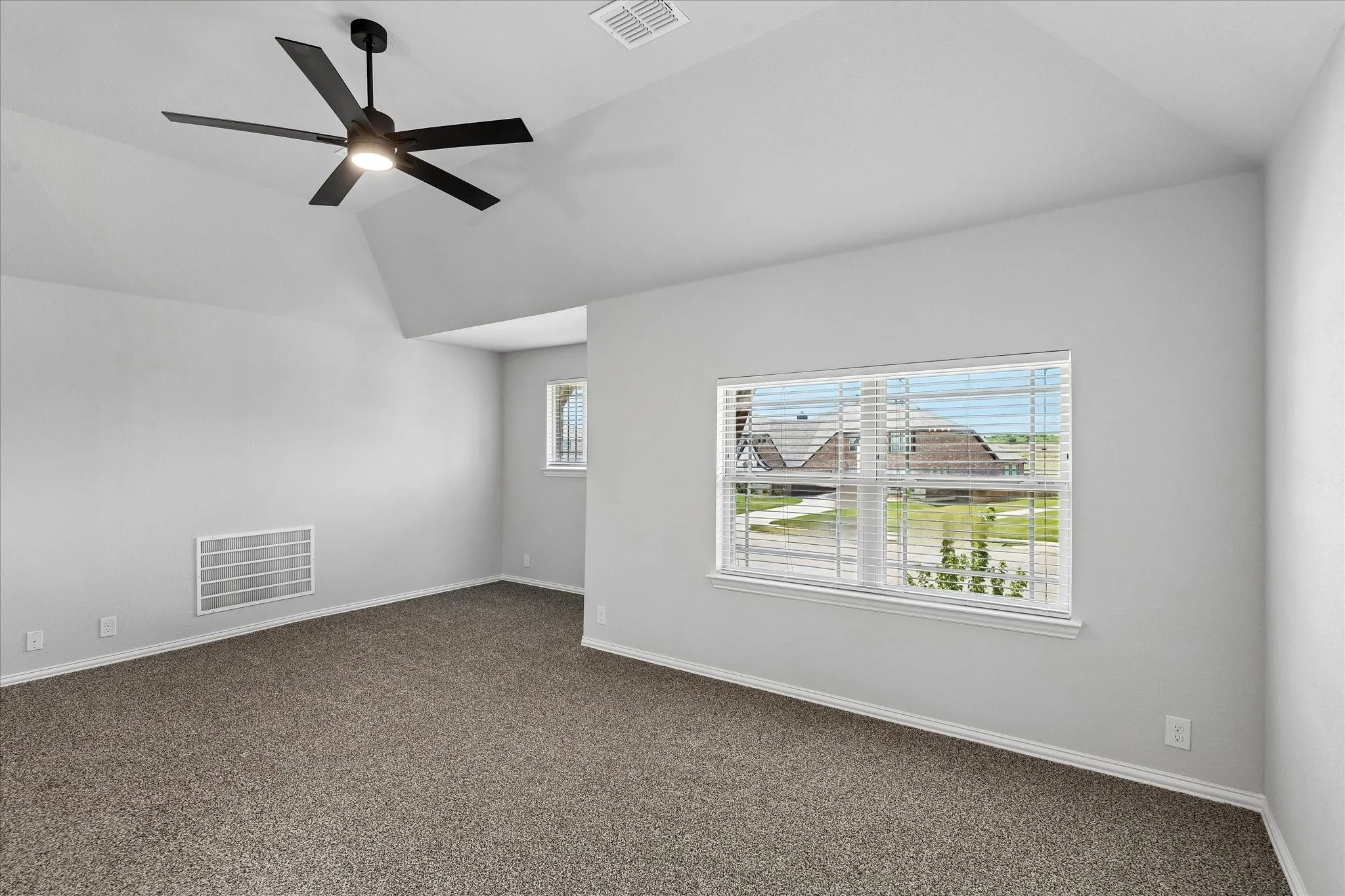 Single Family Residence For Sale in Tarrant County , 10705 Stanhope Drive, Fort Worth, Texas 76036, 4 Bedroom, 3 Bathroom, 2 Garage spaces, 2,680 Sqft, built in 2023, mls#21338189, Real Estate Agent in Fort Worth, Homes For Sale in Tarrant county, Homes For Sale in Fort Worth, Realtor in Fort Worth Texas, Real Estate Brokerage Independent Realty Texas, Luminita Cordes Realtor