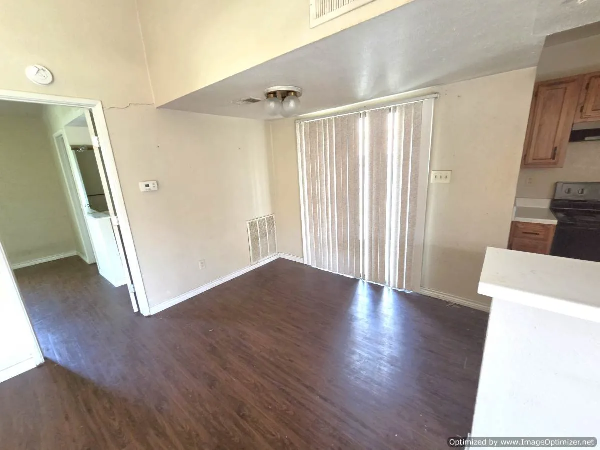 Single Family Residence For Sale in Tarrant County , 2429 E Timberview Lane, Arlington, Texas 76014, 2 Bedroom, 2 Bathroom, Garage spaces, 1,035 Sqft, built in 1982, mls#21335965, Real Estate Agent in Arlington, Homes For Sale in Tarrant county, Homes For Sale in Arlington, Realtor in Arlington Texas, Real Estate Brokerage Independent Realty Texas, Luminita Cordes Realtor