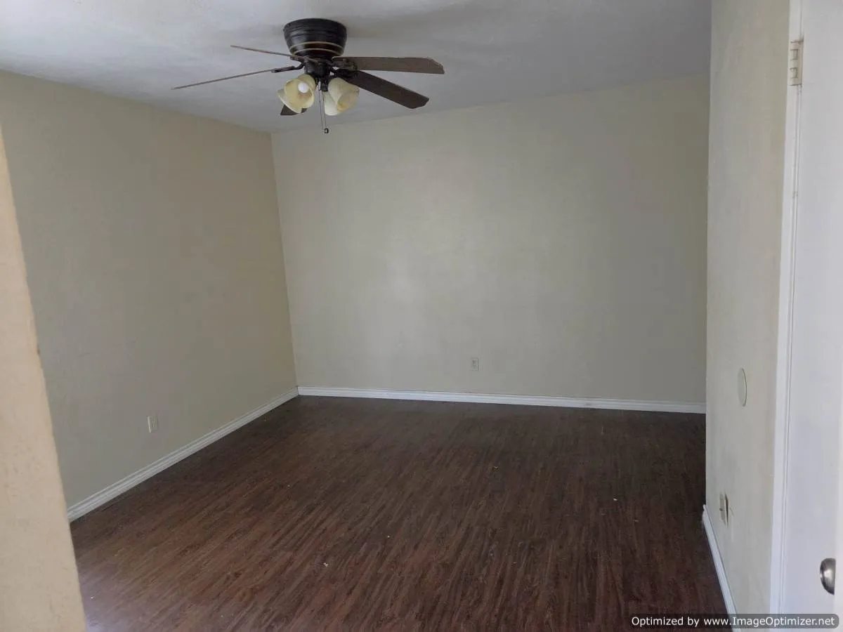 Single Family Residence For Sale in Tarrant County , 2429 E Timberview Lane, Arlington, Texas 76014, 2 Bedroom, 2 Bathroom, Garage spaces, 1,035 Sqft, built in 1982, mls#21335965, Real Estate Agent in Arlington, Homes For Sale in Tarrant county, Homes For Sale in Arlington, Realtor in Arlington Texas, Real Estate Brokerage Independent Realty Texas, Luminita Cordes Realtor