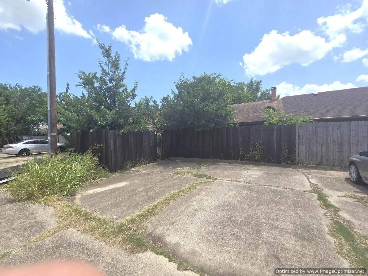 Driveway in rear