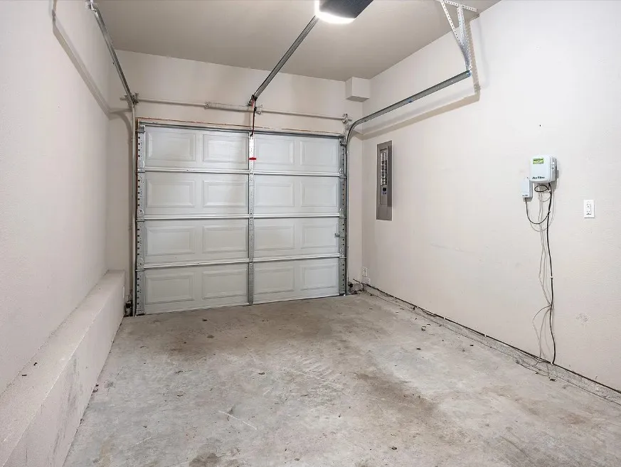 Townhouse For Rent in Denton County , 2708 Vine Court, Denton, Texas 76209, 3 Bedrooms, 4 Bathrooms, 1 Garage spaces, 1,858 Sqft, built in 2018, Price $2,000, mls#21338511, Real Estate Agent in Denton, Homes For Rent in Denton county, Homes For Rent in Denton, Realtor in Denton Texas, Real Estate Brokerage Independent Realty Texas, Luminita Cordes Realtor