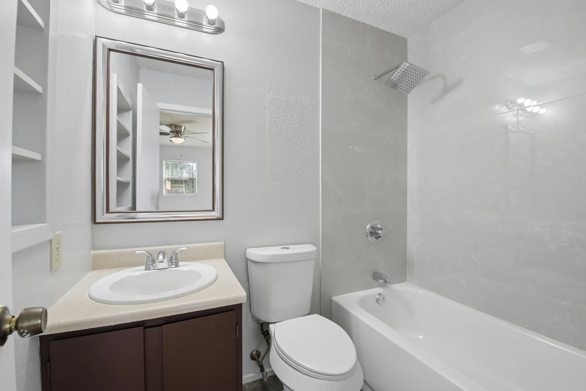 Single Family Residence For Sale in Johnson County , 217 Chambers Drive, Alvarado, Texas 76009, 3 Bedroom, 2 Bathroom, Garage spaces, 1,206 Sqft, built in 1983, mls#21337705, Real Estate Agent in Alvarado, Homes For Sale in Johnson county, Homes For Sale in Alvarado, Realtor in Alvarado Texas, Real Estate Brokerage Independent Realty Texas, Luminita Cordes Realtor