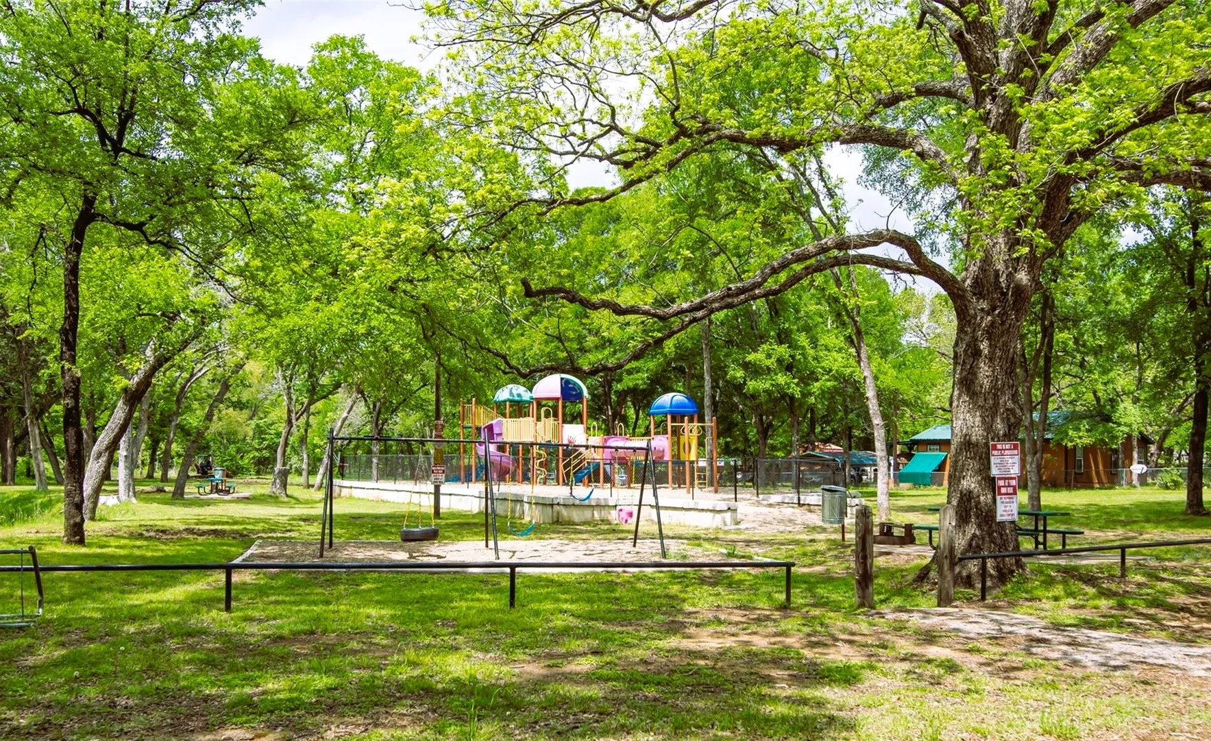 Single Family Residence For Sale in Johnson County , 217 Chambers Drive, Alvarado, Texas 76009, 3 Bedroom, 2 Bathroom, Garage spaces, 1,206 Sqft, built in 1983, mls#21337705, Real Estate Agent in Alvarado, Homes For Sale in Johnson county, Homes For Sale in Alvarado, Realtor in Alvarado Texas, Real Estate Brokerage Independent Realty Texas, Luminita Cordes Realtor