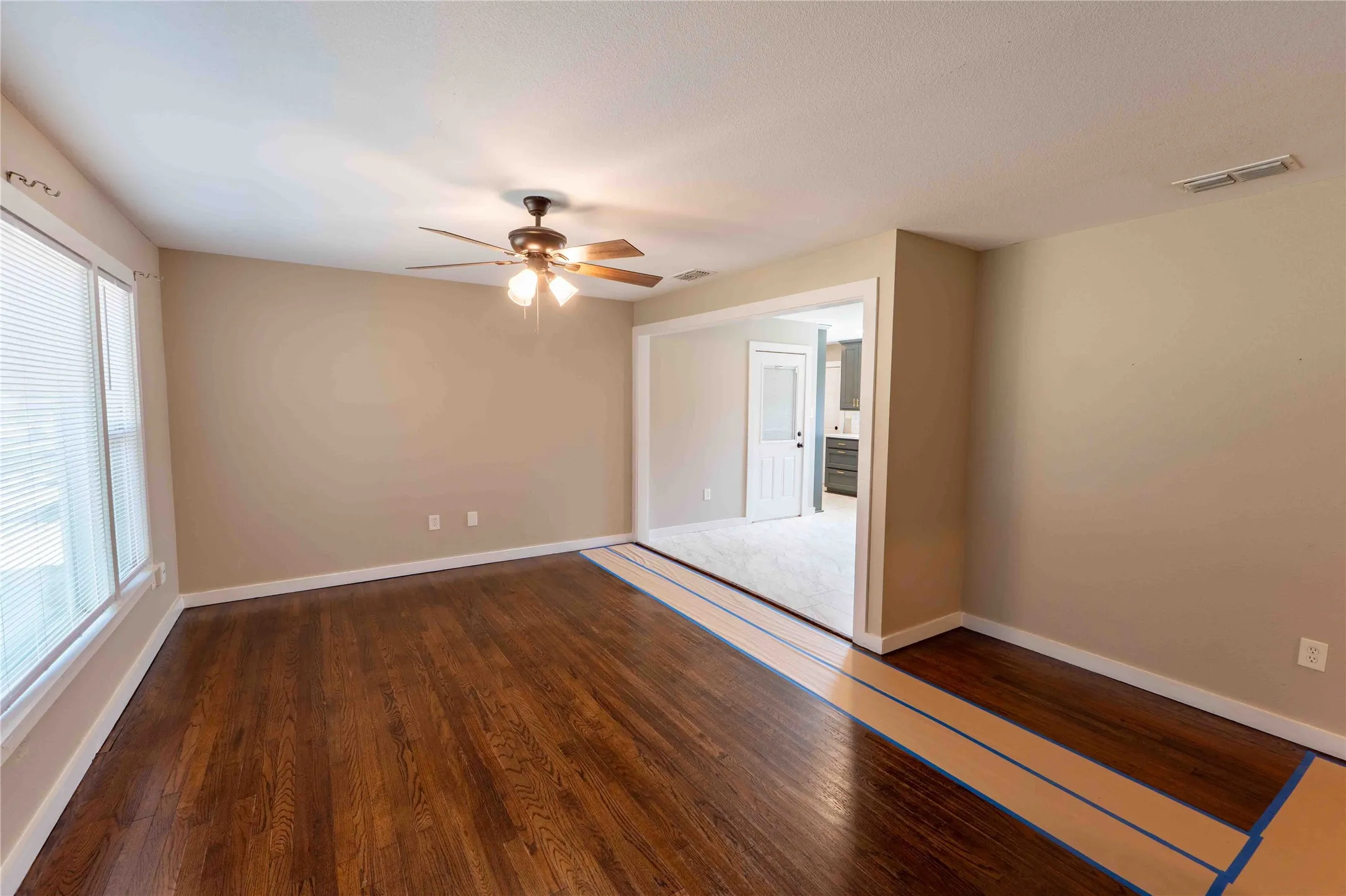 Single Family Residence For Sale in Jack County , 514 MCCONNELL Street, Jacksboro, Texas 76458, 3 Bedrooms, 2 Bathrooms, 1 Garage spaces, 1,408 Sqft, built in 1990, Price $199,000, mls#21338589, Real Estate Agent in Jacksboro, Homes For Sale in Jack county, Homes For Sale in Jacksboro, Realtor in Jacksboro Texas, Real Estate Brokerage Independent Realty Texas, Luminita Cordes Realtor