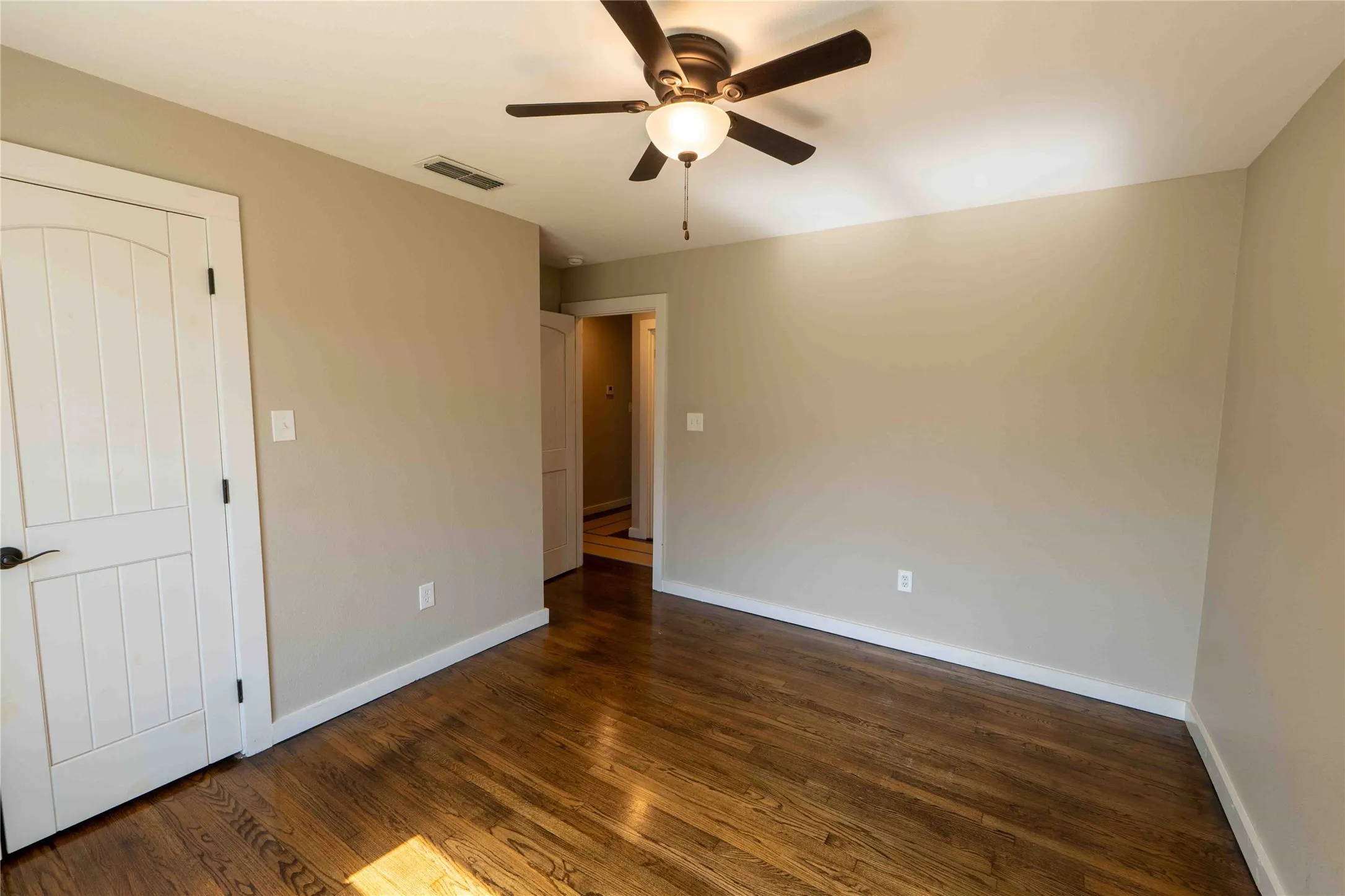 Single Family Residence For Sale in Jack County , 514 MCCONNELL Street, Jacksboro, Texas 76458, 3 Bedrooms, 2 Bathrooms, 1 Garage spaces, 1,408 Sqft, built in 1990, Price $199,000, mls#21338589, Real Estate Agent in Jacksboro, Homes For Sale in Jack county, Homes For Sale in Jacksboro, Realtor in Jacksboro Texas, Real Estate Brokerage Independent Realty Texas, Luminita Cordes Realtor