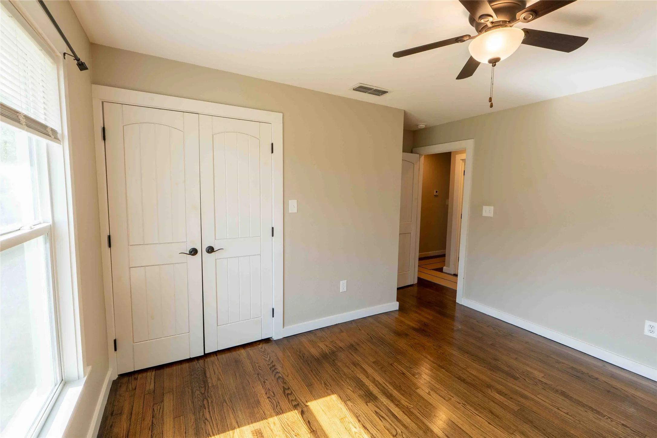 Single Family Residence For Sale in Jack County , 514 MCCONNELL Street, Jacksboro, Texas 76458, 3 Bedrooms, 2 Bathrooms, 1 Garage spaces, 1,408 Sqft, built in 1990, Price $199,000, mls#21338589, Real Estate Agent in Jacksboro, Homes For Sale in Jack county, Homes For Sale in Jacksboro, Realtor in Jacksboro Texas, Real Estate Brokerage Independent Realty Texas, Luminita Cordes Realtor