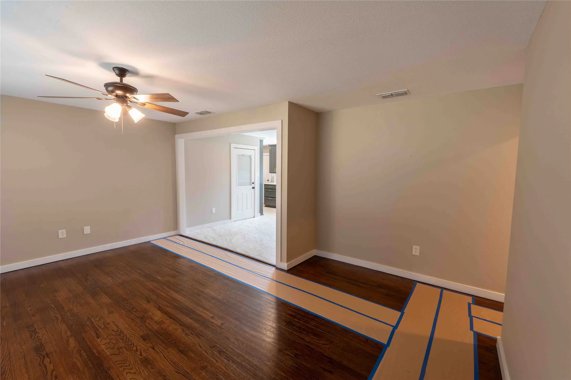 Single Family Residence For Sale in Jack County , 514 MCCONNELL Street, Jacksboro, Texas 76458, 3 Bedrooms, 2 Bathrooms, 1 Garage spaces, 1,408 Sqft, built in 1990, Price $199,000, mls#21338589, Real Estate Agent in Jacksboro, Homes For Sale in Jack county, Homes For Sale in Jacksboro, Realtor in Jacksboro Texas, Real Estate Brokerage Independent Realty Texas, Luminita Cordes Realtor