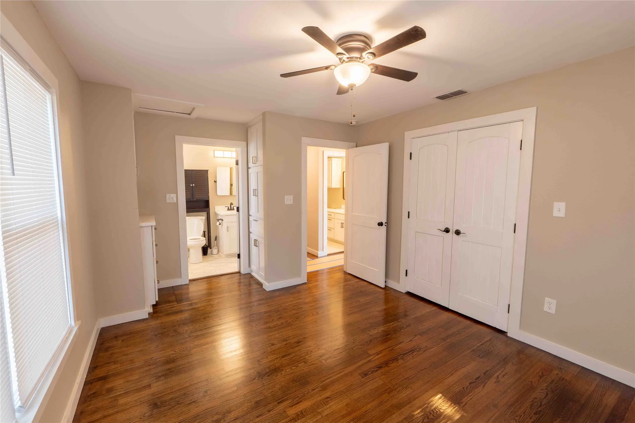 Single Family Residence For Sale in Jack County , 514 MCCONNELL Street, Jacksboro, Texas 76458, 3 Bedrooms, 2 Bathrooms, 1 Garage spaces, 1,408 Sqft, built in 1990, Price $199,000, mls#21338589, Real Estate Agent in Jacksboro, Homes For Sale in Jack county, Homes For Sale in Jacksboro, Realtor in Jacksboro Texas, Real Estate Brokerage Independent Realty Texas, Luminita Cordes Realtor