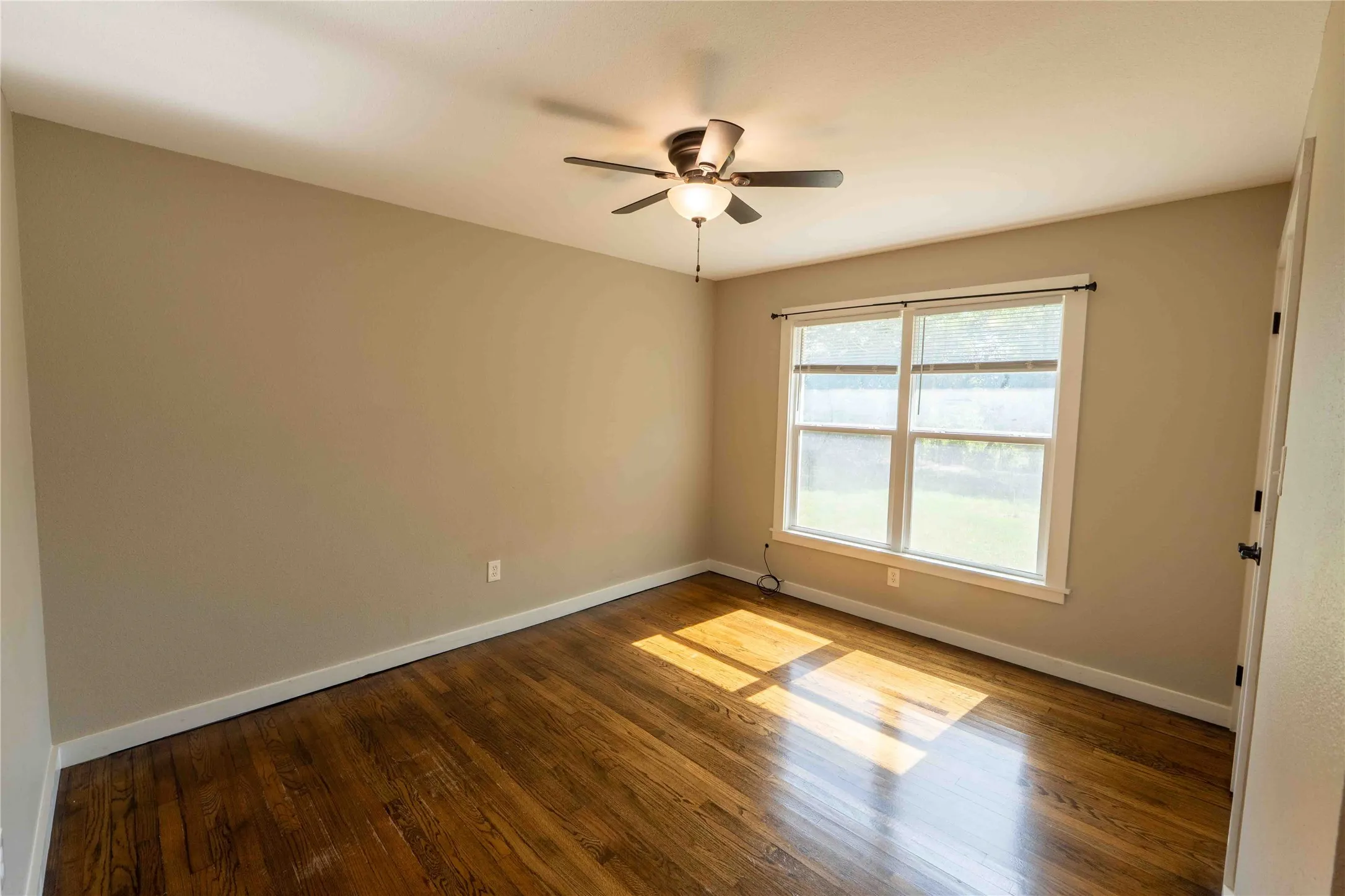 Single Family Residence For Sale in Jack County , 514 MCCONNELL Street, Jacksboro, Texas 76458, 3 Bedrooms, 2 Bathrooms, 1 Garage spaces, 1,408 Sqft, built in 1990, Price $199,000, mls#21338589, Real Estate Agent in Jacksboro, Homes For Sale in Jack county, Homes For Sale in Jacksboro, Realtor in Jacksboro Texas, Real Estate Brokerage Independent Realty Texas, Luminita Cordes Realtor