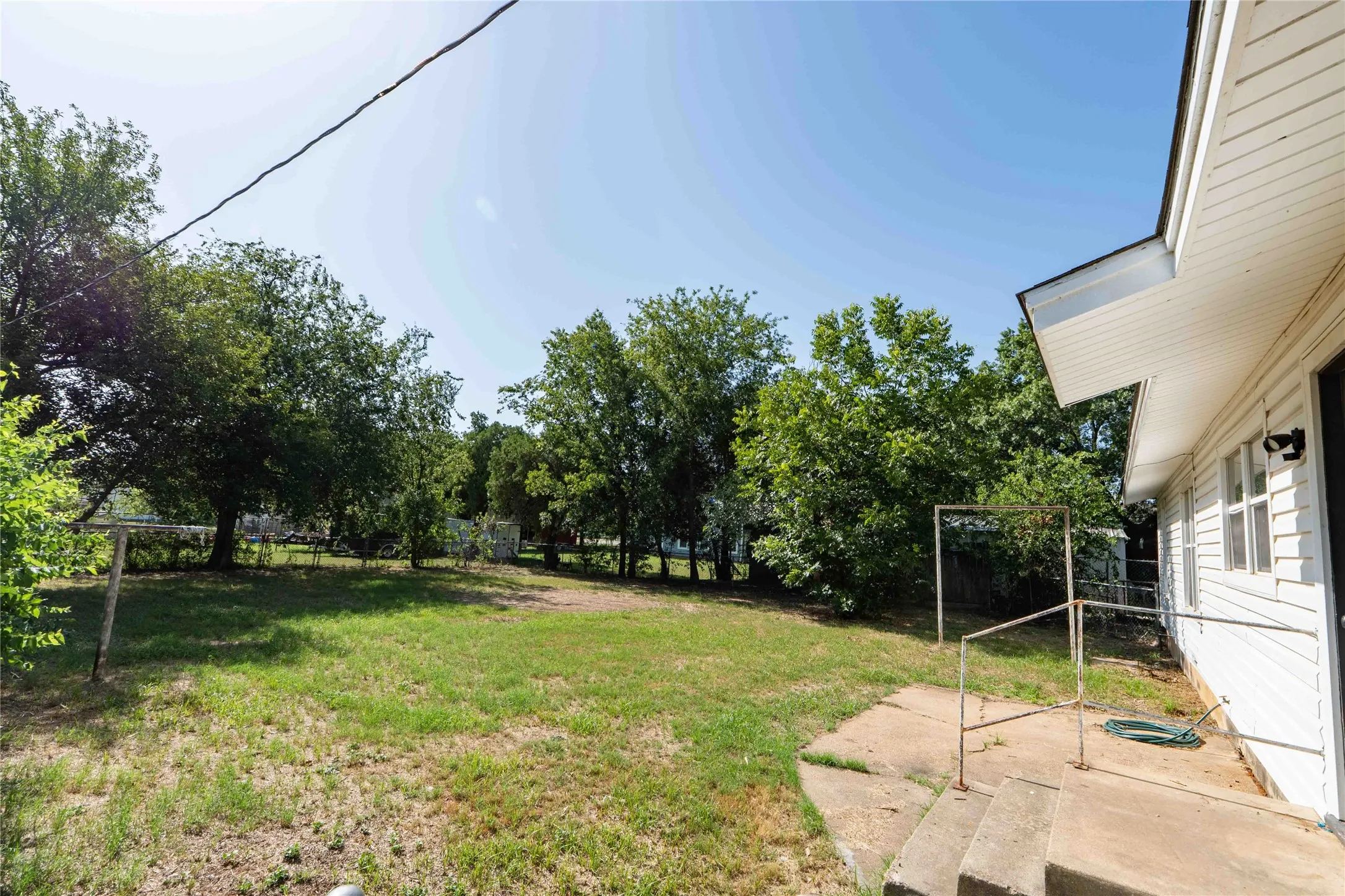 Single Family Residence For Sale in Jack County , 514 MCCONNELL Street, Jacksboro, Texas 76458, 3 Bedrooms, 2 Bathrooms, 1 Garage spaces, 1,408 Sqft, built in 1990, Price $199,000, mls#21338589, Real Estate Agent in Jacksboro, Homes For Sale in Jack county, Homes For Sale in Jacksboro, Realtor in Jacksboro Texas, Real Estate Brokerage Independent Realty Texas, Luminita Cordes Realtor
