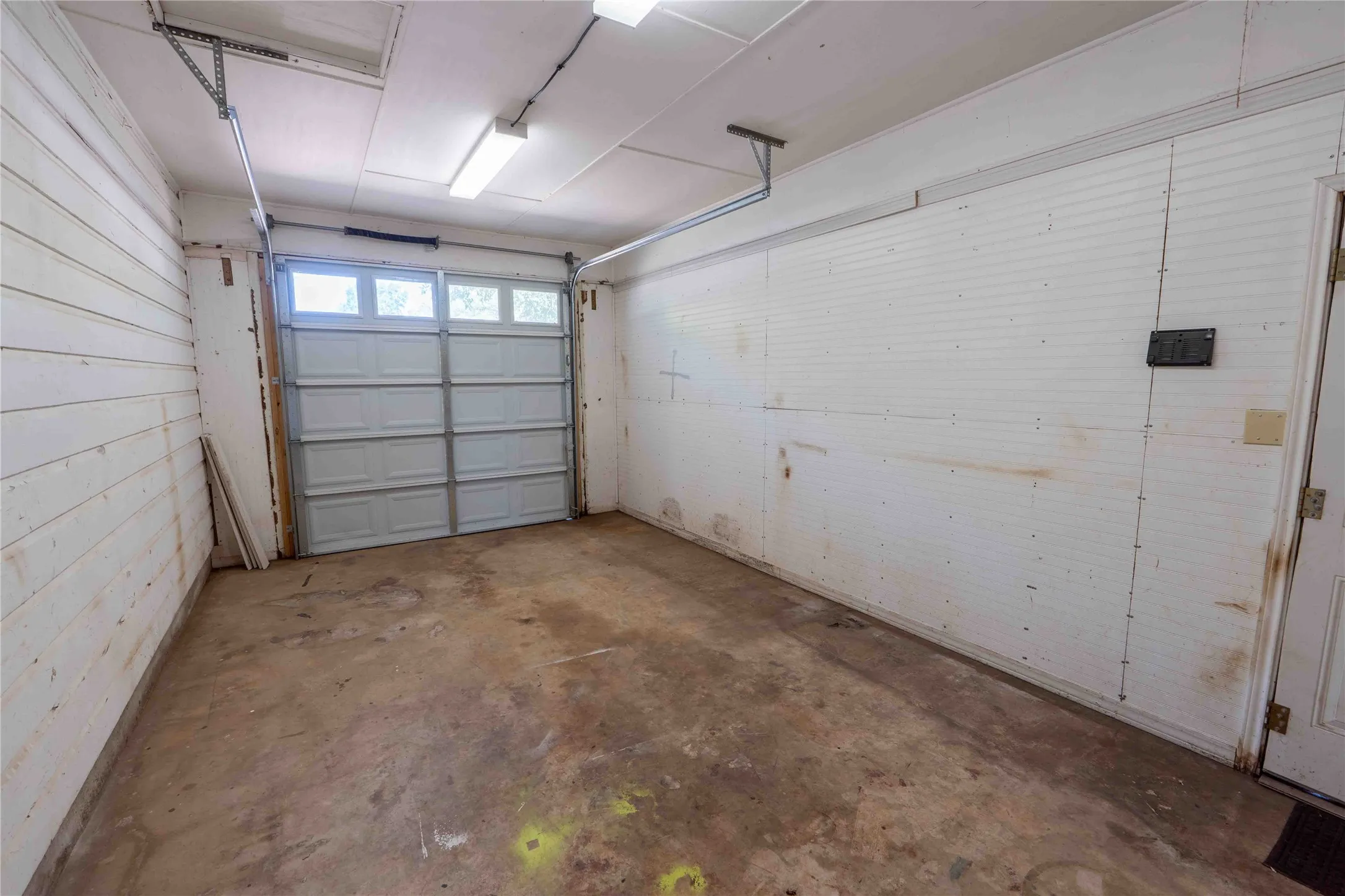Single Family Residence For Sale in Jack County , 514 MCCONNELL Street, Jacksboro, Texas 76458, 3 Bedrooms, 2 Bathrooms, 1 Garage spaces, 1,408 Sqft, built in 1990, Price $199,000, mls#21338589, Real Estate Agent in Jacksboro, Homes For Sale in Jack county, Homes For Sale in Jacksboro, Realtor in Jacksboro Texas, Real Estate Brokerage Independent Realty Texas, Luminita Cordes Realtor