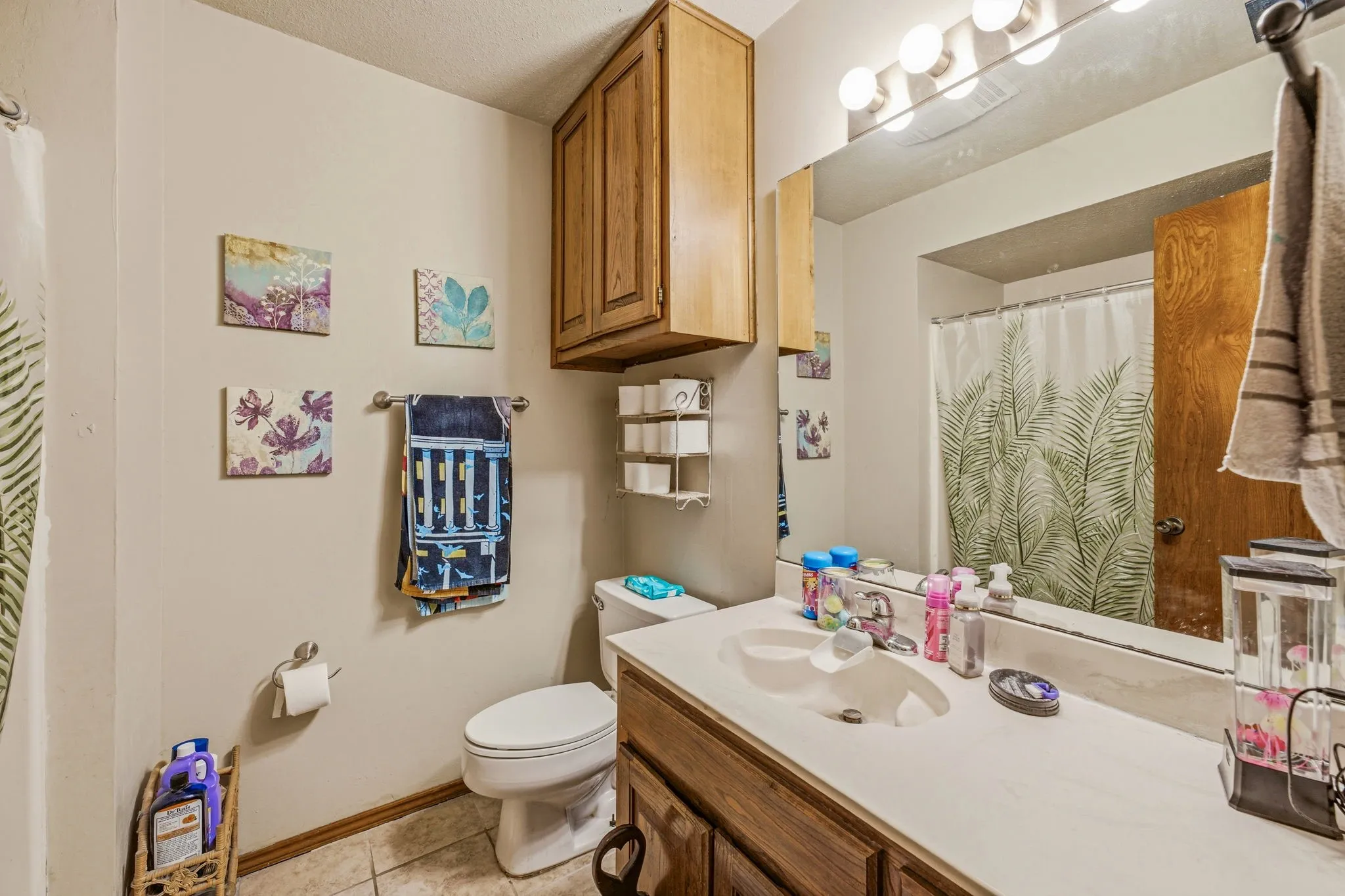 Single Family Residence For Sale in Hood County , 1303 Spanish Flower Drive, Granbury, Texas 76048, 3 Bedroom, 2 Bathroom, 1 Garage spaces, 1,309 Sqft, built in 1985, mls#21338344, Real Estate Agent in Granbury, Homes For Sale in Hood county, Homes For Sale in Granbury, Realtor in Granbury Texas, Real Estate Brokerage Independent Realty Texas, Luminita Cordes Realtor