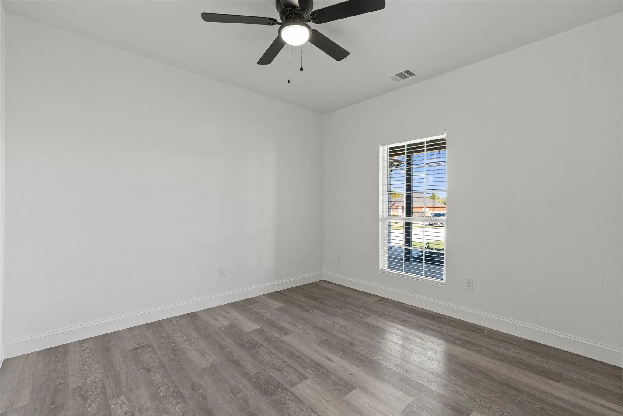 Single Family Residence For Rent in Rains County , 162 Pelican Drive, East Tawakoni, Texas 75472, 3 Bedroom, 2 Bathroom, 2 Garage spaces, 1,742 Sqft, built in 2024, mls#21338609, Real Estate Agent in East Tawakoni, Homes For Rent in Rains county, Homes For Rent in East Tawakoni, Realtor in East Tawakoni Texas, Real Estate Brokerage Independent Realty Texas, Luminita Cordes Realtor