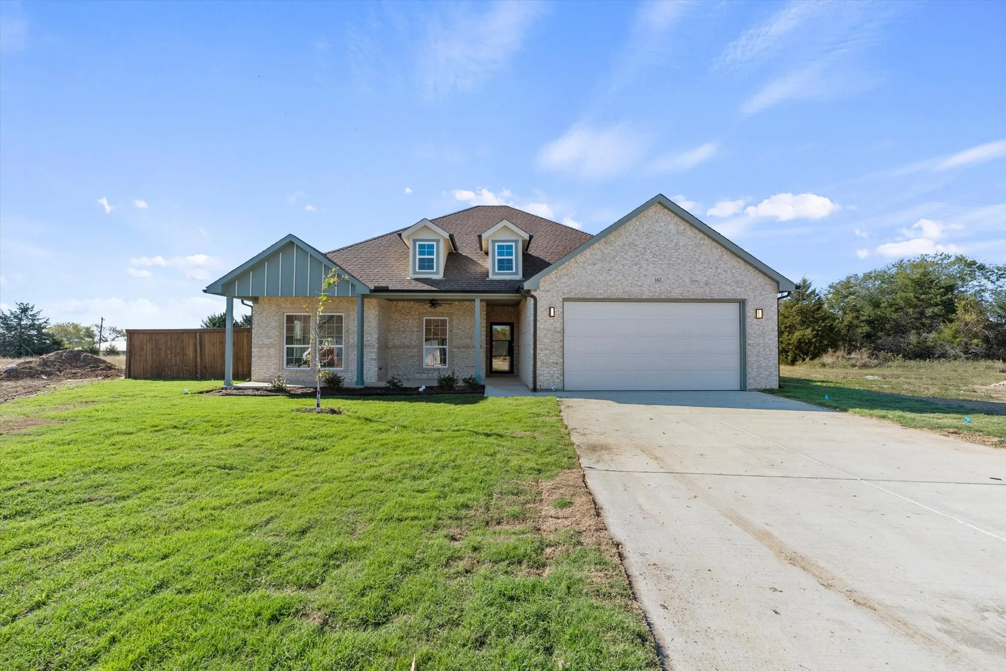 Single Family Residence For Rent in Rains County , 162 Pelican Drive, East Tawakoni, Texas 75472, 3 Bedroom, 2 Bathroom, 2 Garage spaces, 1,742 Sqft, built in 2024, mls#21338609, Real Estate Agent in East Tawakoni, Homes For Rent in Rains county, Homes For Rent in East Tawakoni, Realtor in East Tawakoni Texas, Real Estate Brokerage Independent Realty Texas, Luminita Cordes Realtor