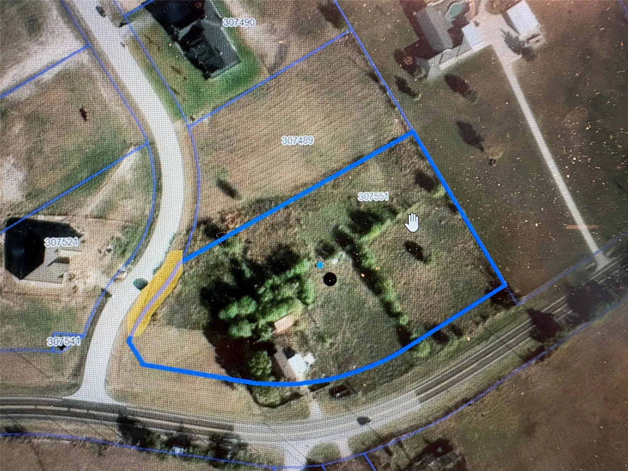 Single Family Residence For Sale in Ellis County , 3801 E Fm 875, Midlothian, Texas 76065, 2 Bedroom, 1 Bathroom, Garage spaces, 1,127 Sqft, built in 1927, mls#21324097, Real Estate Agent in Midlothian, Homes For Sale in Ellis county, Homes For Sale in Midlothian, Realtor in Midlothian Texas, Real Estate Brokerage Independent Realty Texas, Luminita Cordes Realtor