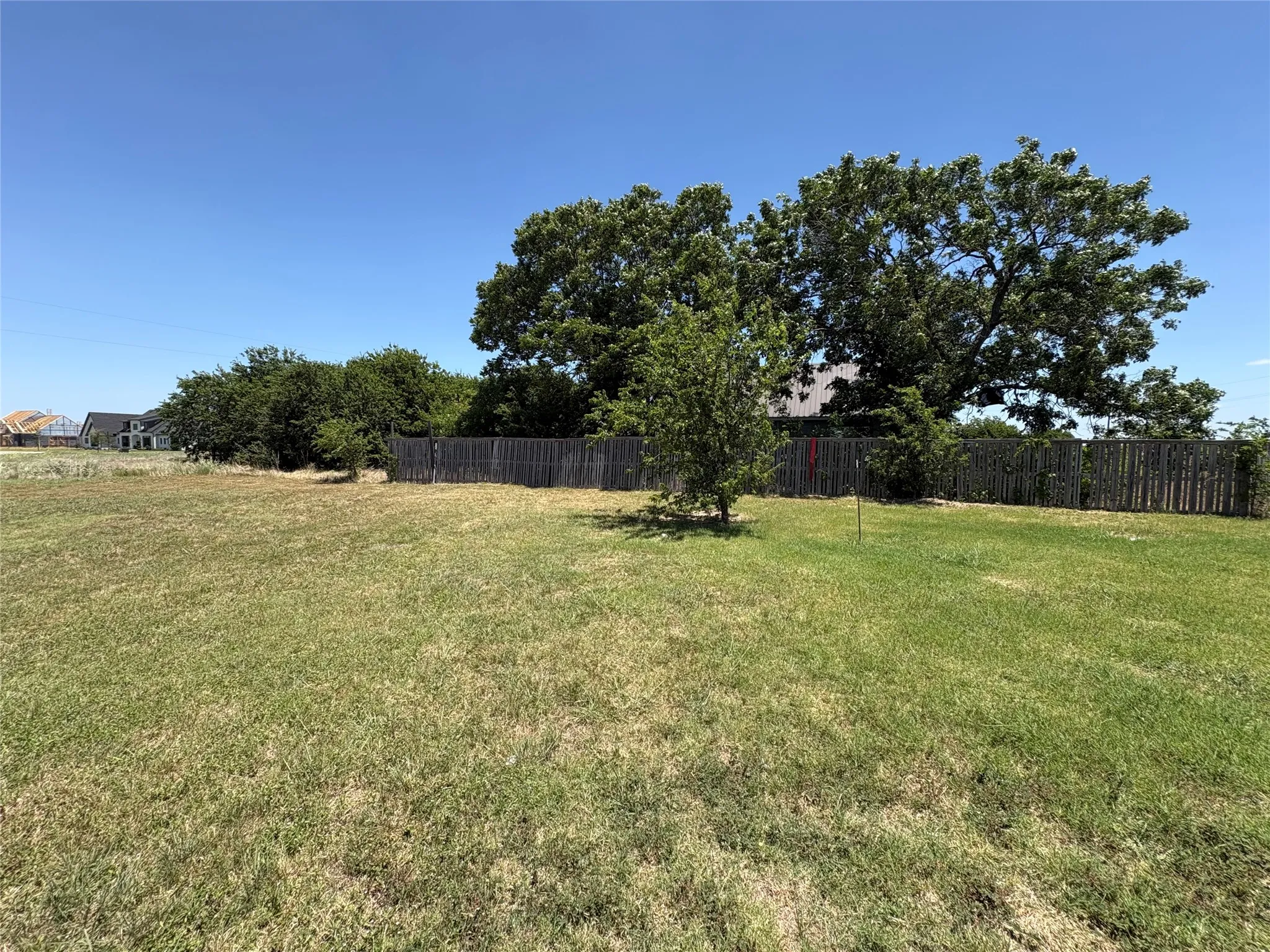 Single Family Residence For Sale in Ellis County , 3801 E Fm 875, Midlothian, Texas 76065, 2 Bedroom, 1 Bathroom, Garage spaces, 1,127 Sqft, built in 1927, mls#21324097, Real Estate Agent in Midlothian, Homes For Sale in Ellis county, Homes For Sale in Midlothian, Realtor in Midlothian Texas, Real Estate Brokerage Independent Realty Texas, Luminita Cordes Realtor