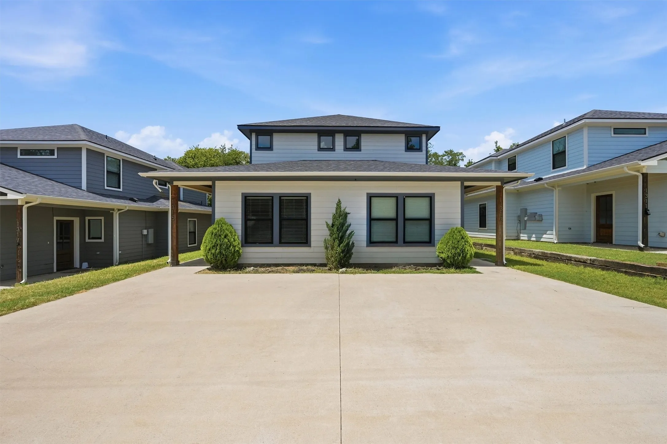 Duplex For Rent in Grayson County , 1315 S 5th Avenue, Denison, Texas 75021, 3 Bedroom, 2 Bathroom, Garage spaces, 1,224 Sqft, built in 2023, mls#21338605, Real Estate Agent in Denison, Homes For Rent in Grayson county, Homes For Rent in Denison, Realtor in Denison Texas, Real Estate Brokerage Independent Realty Texas, Luminita Cordes Realtor