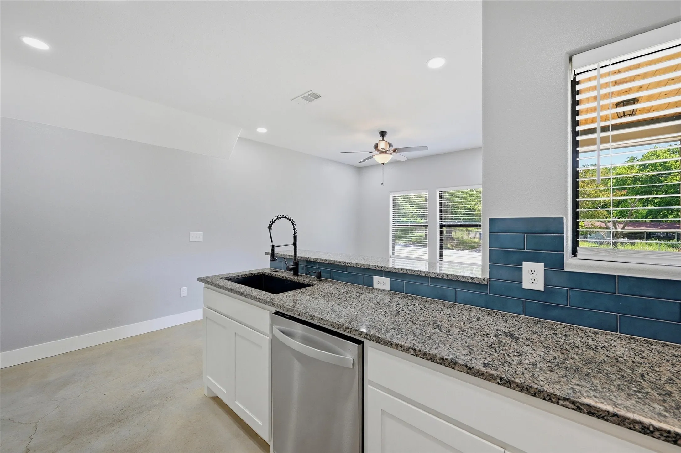 Duplex For Rent in Grayson County , 1315 S 5th Avenue, Denison, Texas 75021, 3 Bedroom, 2 Bathroom, Garage spaces, 1,224 Sqft, built in 2023, mls#21338605, Real Estate Agent in Denison, Homes For Rent in Grayson county, Homes For Rent in Denison, Realtor in Denison Texas, Real Estate Brokerage Independent Realty Texas, Luminita Cordes Realtor