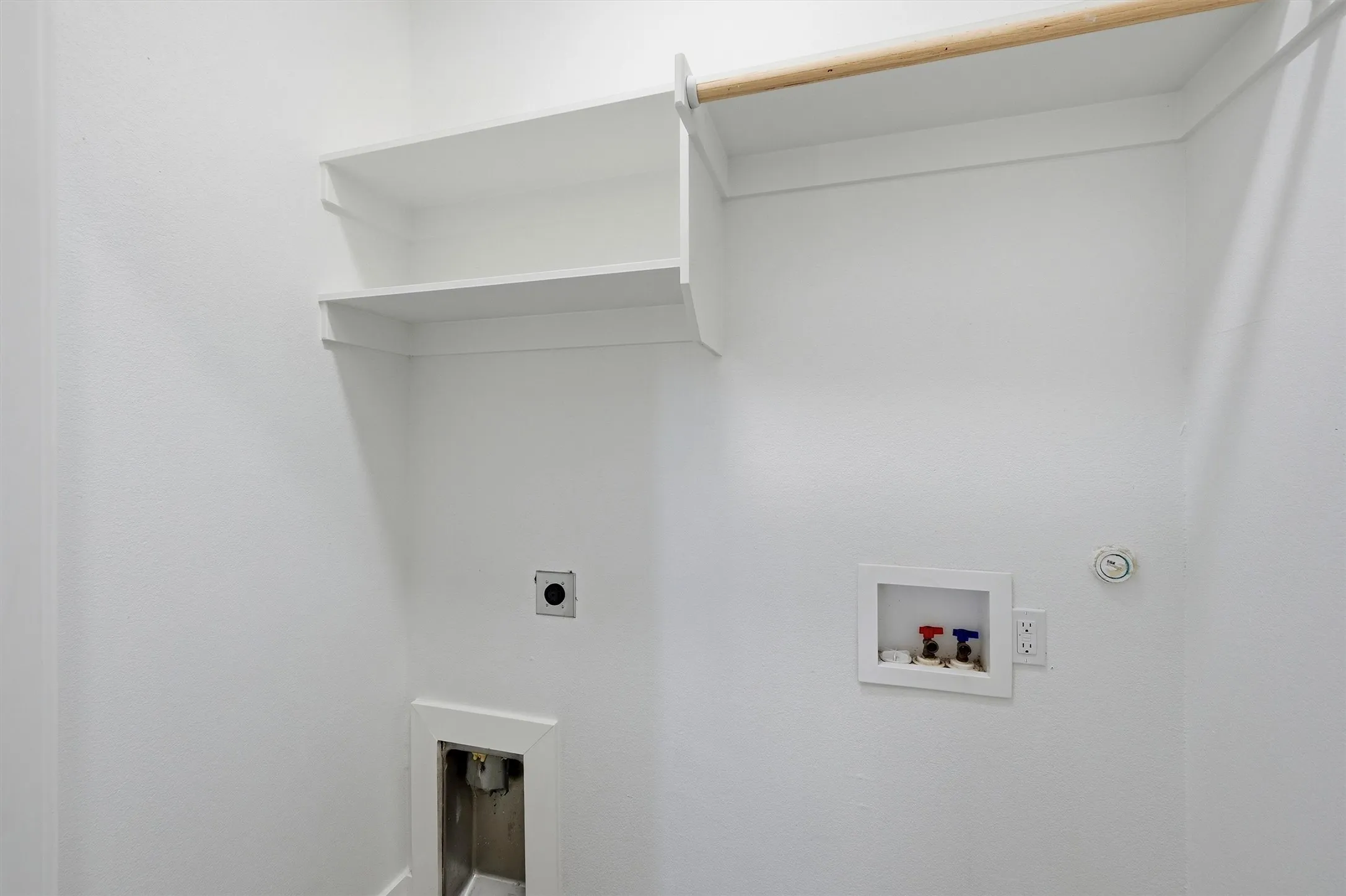 Duplex For Rent in Grayson County , 1315 S 5th Avenue, Denison, Texas 75021, 3 Bedroom, 2 Bathroom, Garage spaces, 1,224 Sqft, built in 2023, mls#21338605, Real Estate Agent in Denison, Homes For Rent in Grayson county, Homes For Rent in Denison, Realtor in Denison Texas, Real Estate Brokerage Independent Realty Texas, Luminita Cordes Realtor