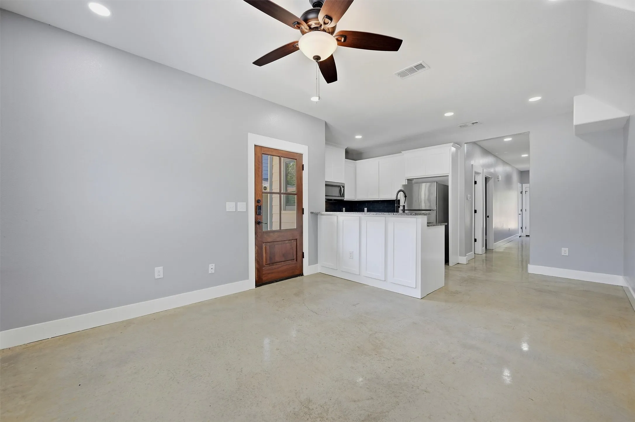 Duplex For Rent in Grayson County , 1315 S 5th Avenue, Denison, Texas 75021, 3 Bedroom, 2 Bathroom, Garage spaces, 1,224 Sqft, built in 2023, mls#21338605, Real Estate Agent in Denison, Homes For Rent in Grayson county, Homes For Rent in Denison, Realtor in Denison Texas, Real Estate Brokerage Independent Realty Texas, Luminita Cordes Realtor