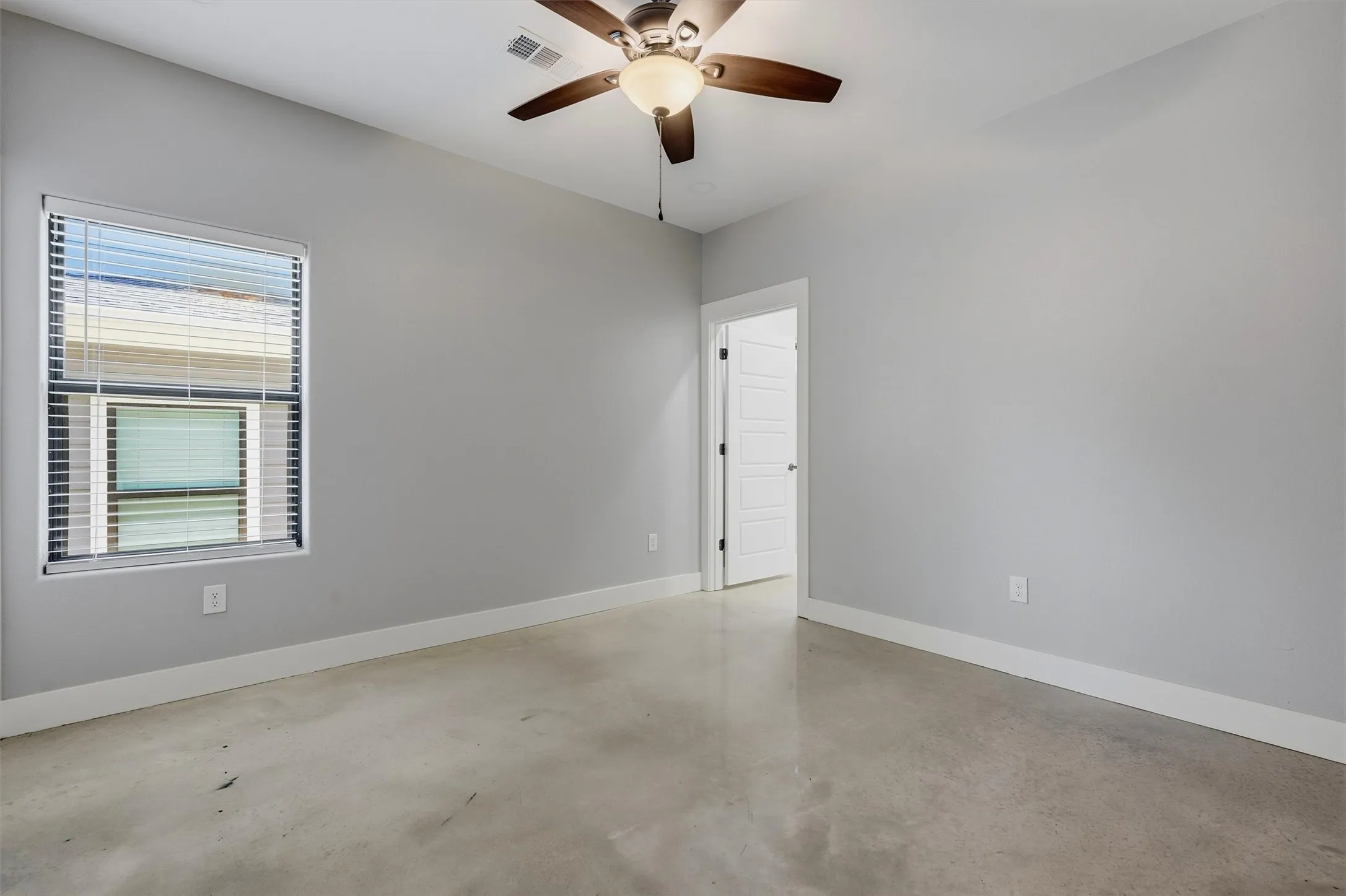 Duplex For Rent in Grayson County , 1315 S 5th Avenue, Denison, Texas 75021, 3 Bedroom, 2 Bathroom, Garage spaces, 1,224 Sqft, built in 2023, mls#21338605, Real Estate Agent in Denison, Homes For Rent in Grayson county, Homes For Rent in Denison, Realtor in Denison Texas, Real Estate Brokerage Independent Realty Texas, Luminita Cordes Realtor