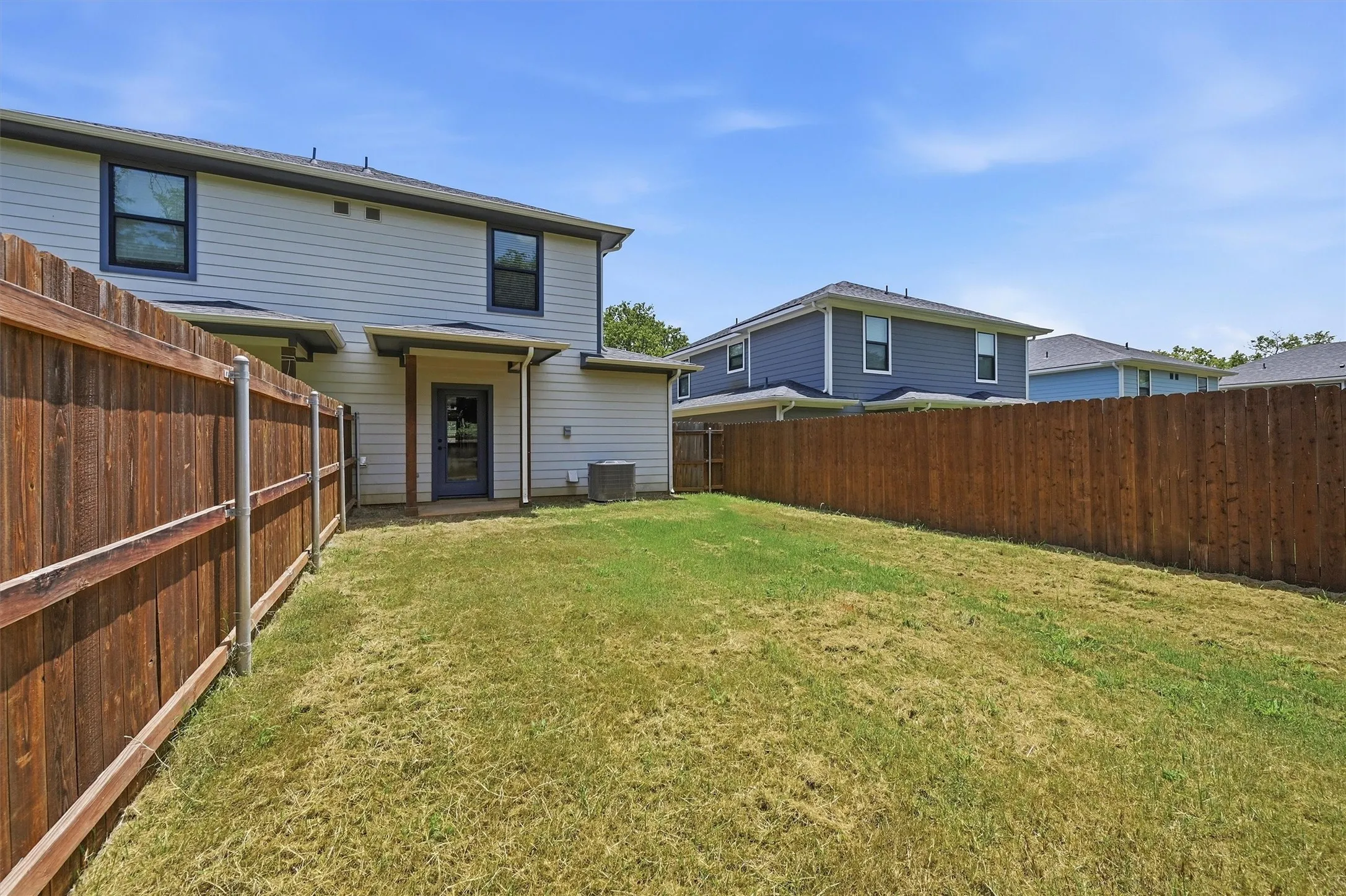 Duplex For Rent in Grayson County , 1315 S 5th Avenue, Denison, Texas 75021, 3 Bedroom, 2 Bathroom, Garage spaces, 1,224 Sqft, built in 2023, mls#21338605, Real Estate Agent in Denison, Homes For Rent in Grayson county, Homes For Rent in Denison, Realtor in Denison Texas, Real Estate Brokerage Independent Realty Texas, Luminita Cordes Realtor