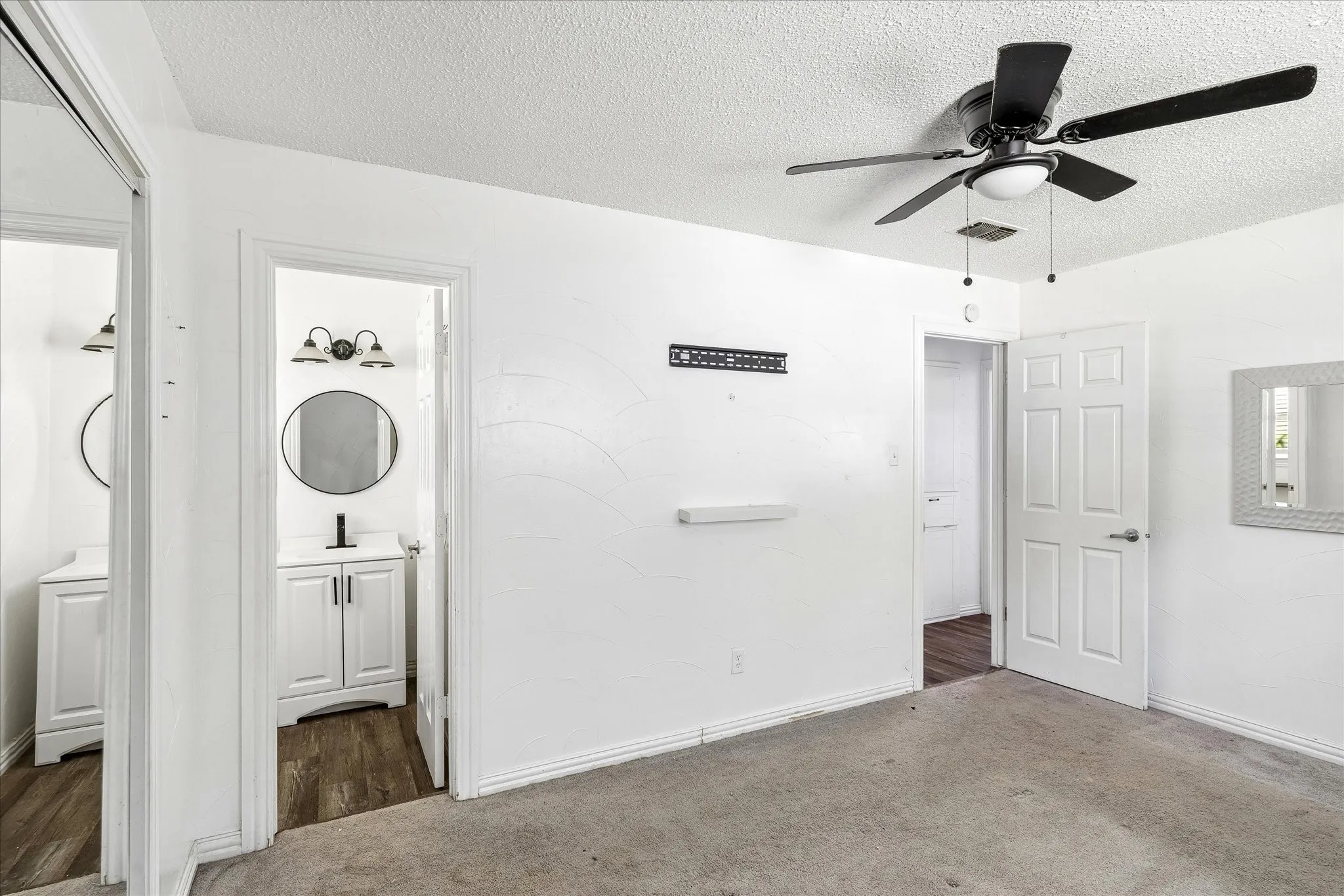 Single Family Residence For Sale in Tarrant County , 716 Heathcliff Drive, Everman, Texas 76140, 3 Bedrooms, 2 Bathrooms, 2 Garage spaces, 1,067 Sqft, built in 1971, Price $235,000, mls#21338613, Real Estate Agent in Everman, Homes For Sale in Tarrant county, Homes For Sale in Everman, Realtor in Everman Texas, Real Estate Brokerage Independent Realty Texas, Luminita Cordes Realtor