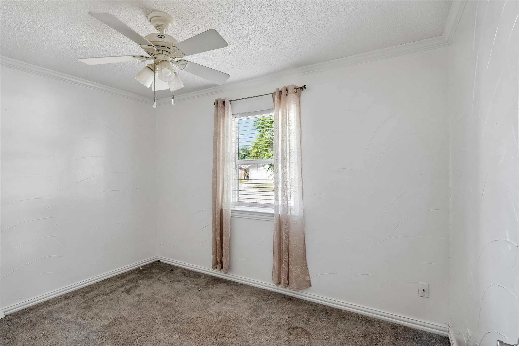 Single Family Residence For Sale in Tarrant County , 716 Heathcliff Drive, Everman, Texas 76140, 3 Bedrooms, 2 Bathrooms, 2 Garage spaces, 1,067 Sqft, built in 1971, Price $235,000, mls#21338613, Real Estate Agent in Everman, Homes For Sale in Tarrant county, Homes For Sale in Everman, Realtor in Everman Texas, Real Estate Brokerage Independent Realty Texas, Luminita Cordes Realtor